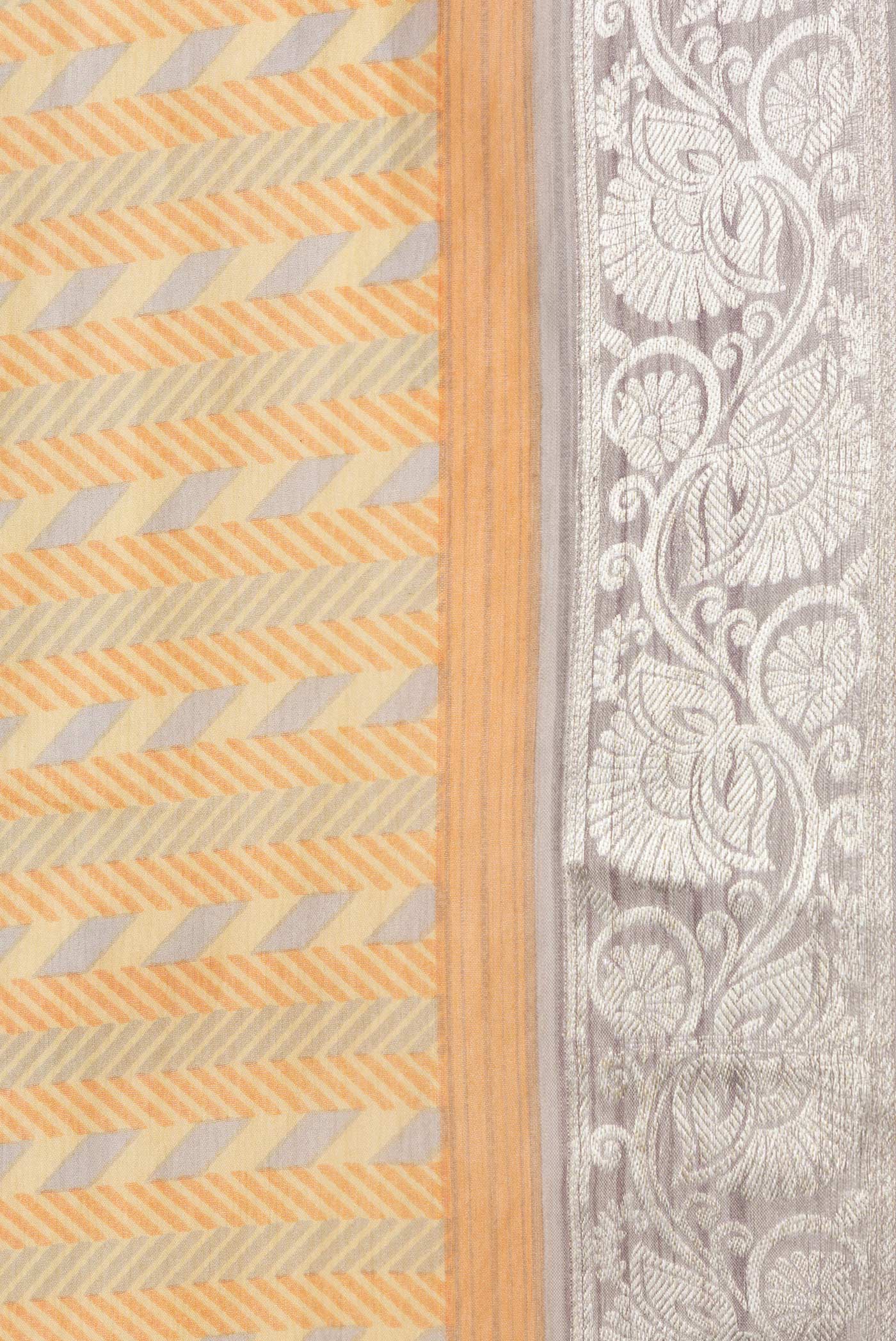 Border image of Yellow Dual Tone Mysore Georgette Saree with Printed design on the body and Zari Border. 