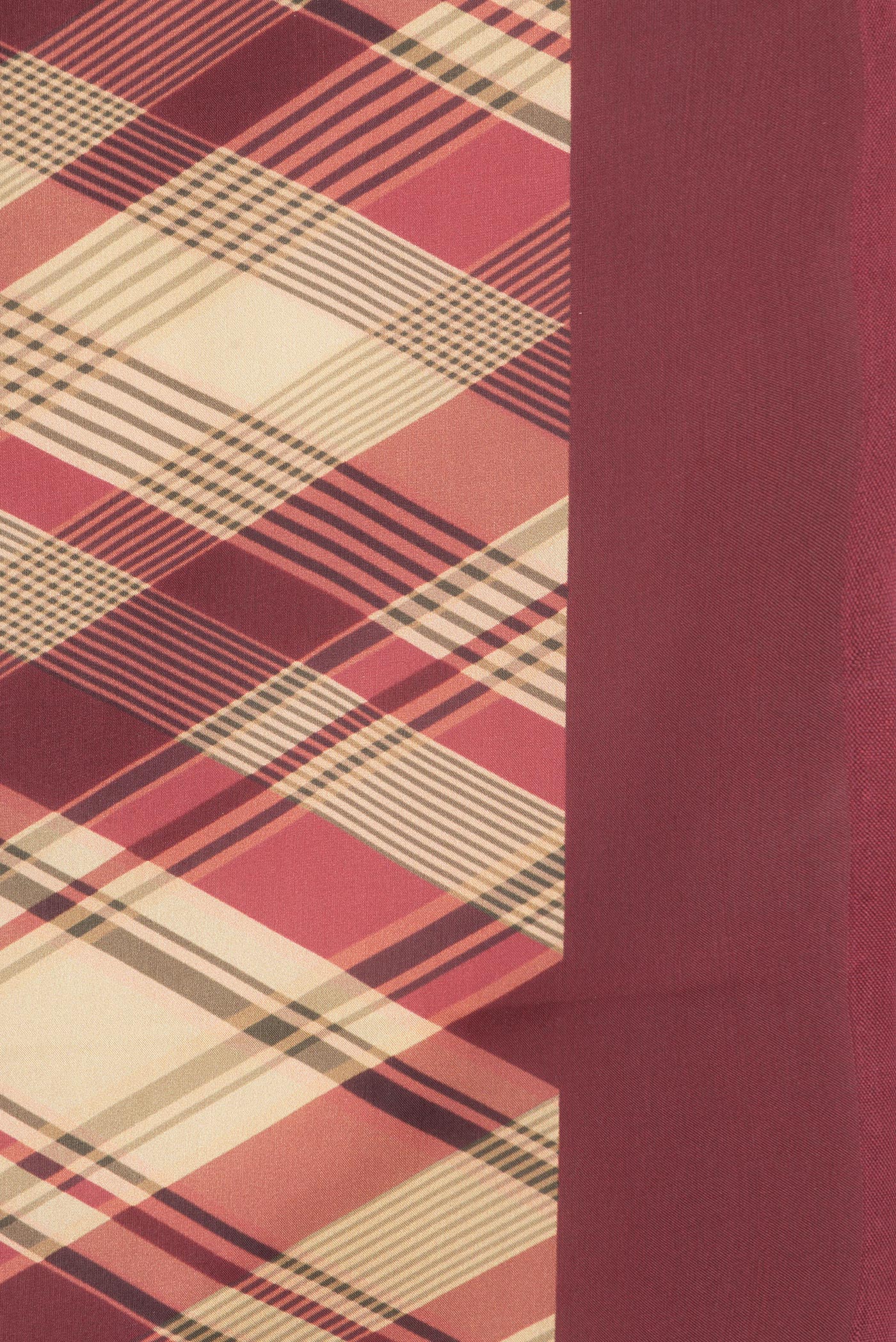 Border image of Beige Dual Tone Printed Silk Saree with Printed design on the body and Plain Border. 
