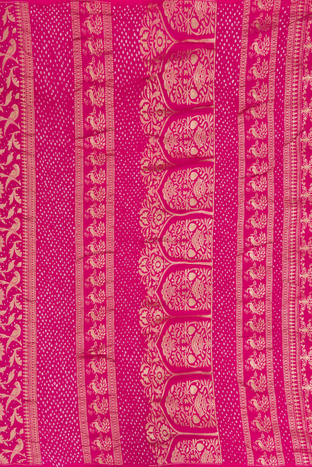 Close up image of the pallu of Dark Pink Dual Tone Bandhani Silk Saree with Bandhani Print on the body and Without Border. 
