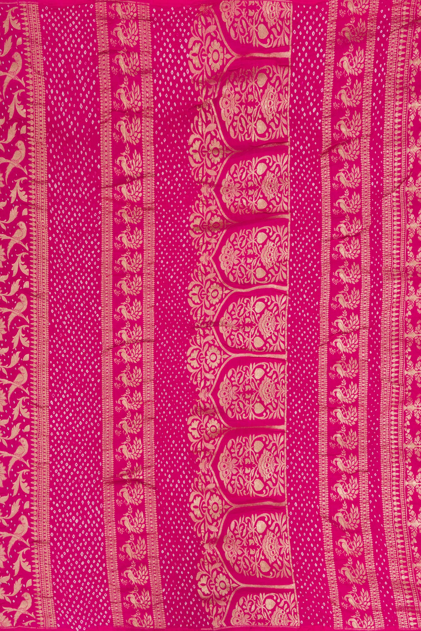 Close up image of the pallu of Dark Pink Dual Tone Bandhani Silk Saree with Bandhani Print on the body and Without Border. 