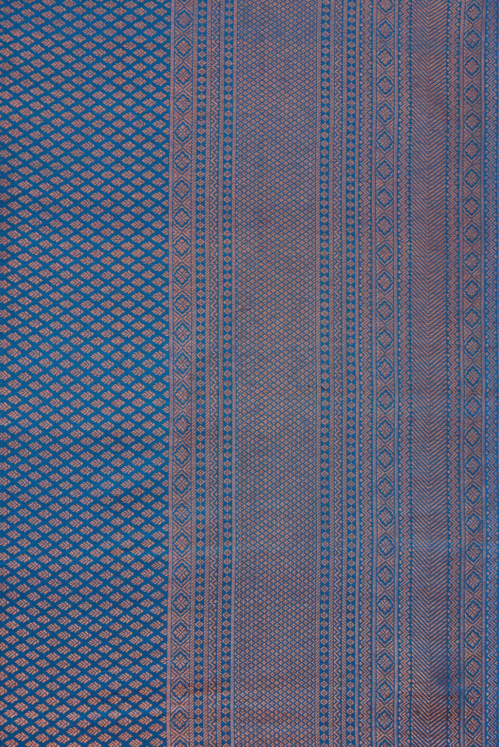 Border image of Peacock Blue Dual Tone Kanchipuram Silk Saree with Zari Brocade on the body and Fancy Border. 