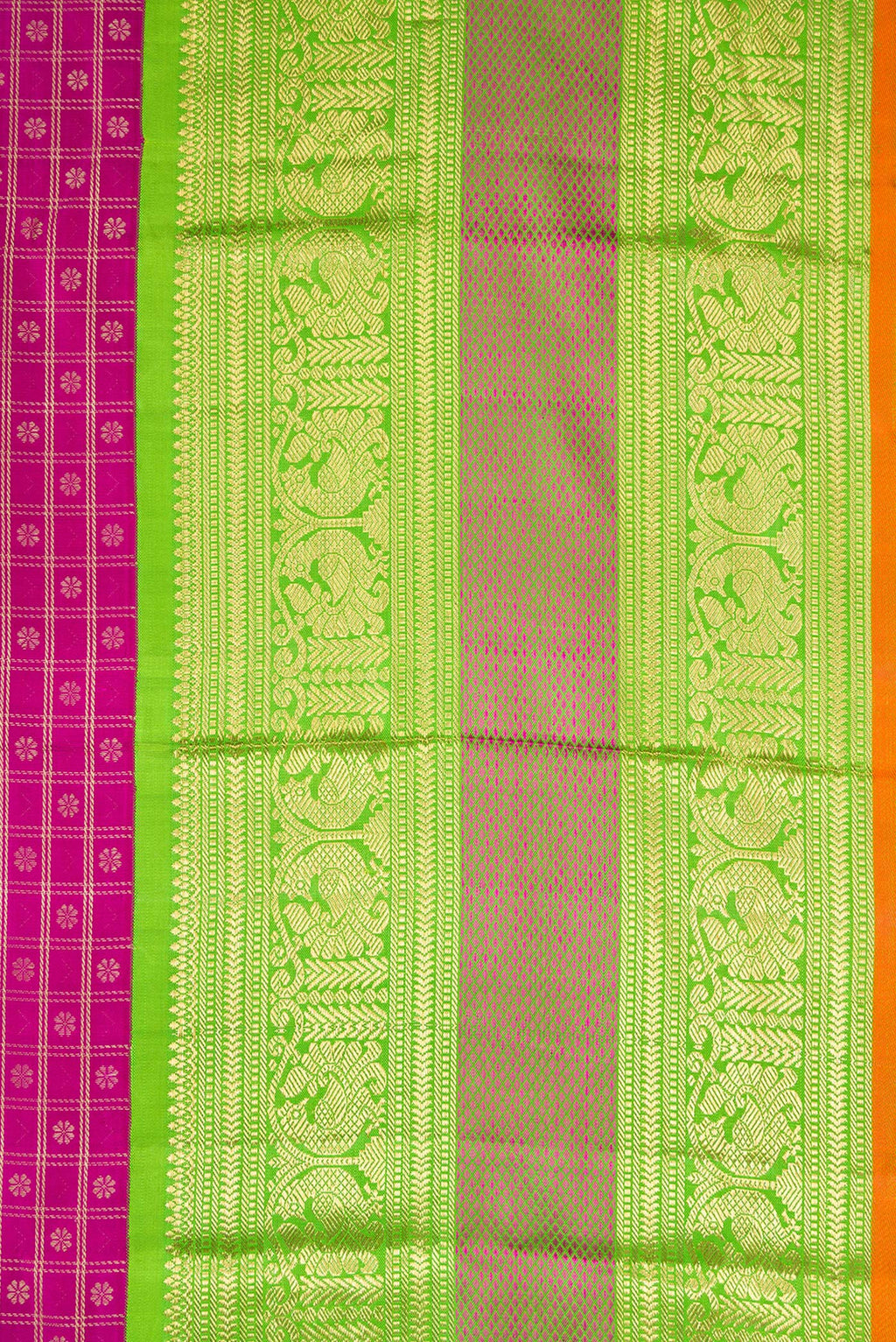 Border image of Pure Silk Pure Zari Magenta Dual Tone Kanjivaram Saree with Zari Brocade on the body and Zari Border. 