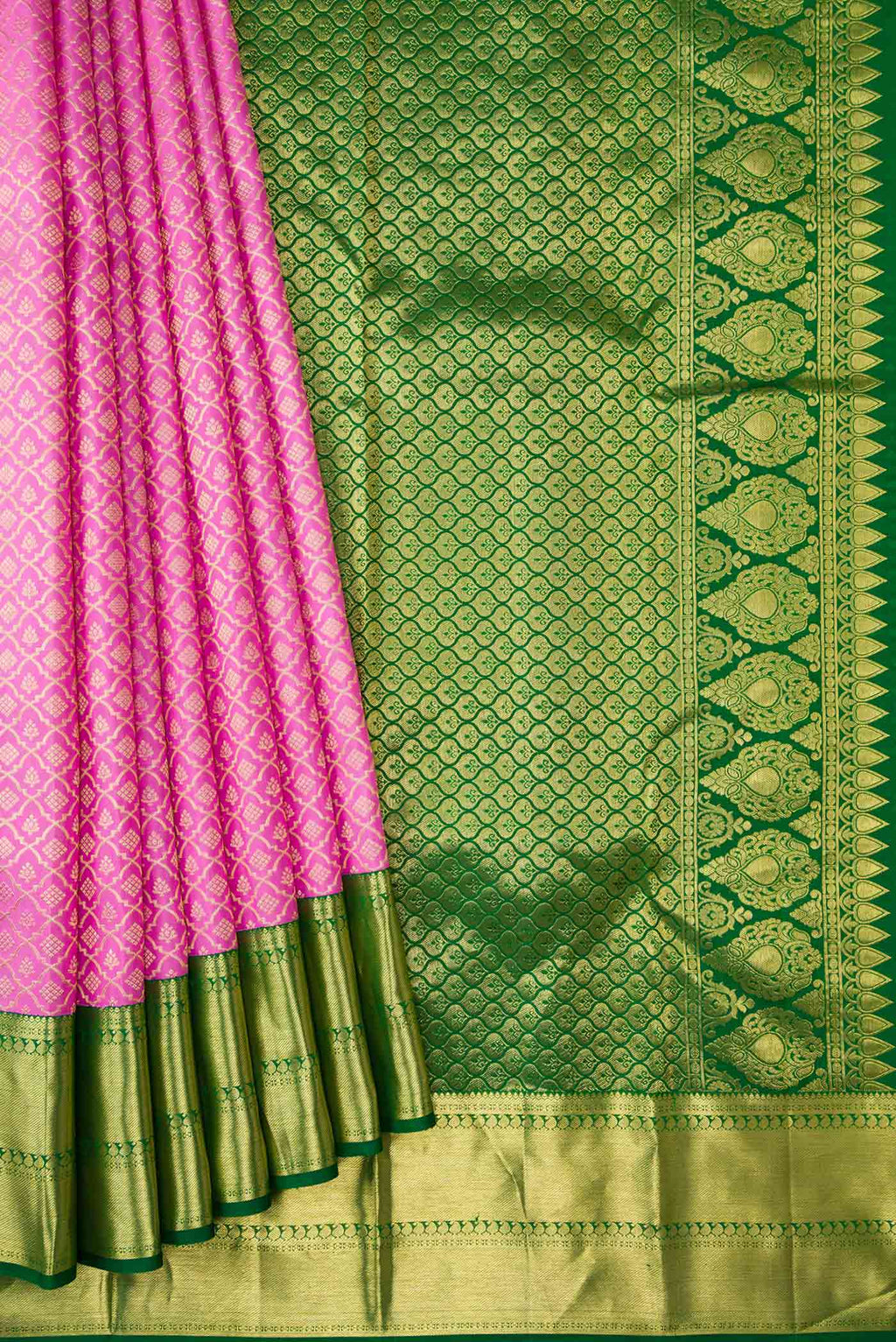 Pleats and pallu of Pink Dual Tone Kanchipuram Silk Saree with Zari Brocade on the body and Zari Border