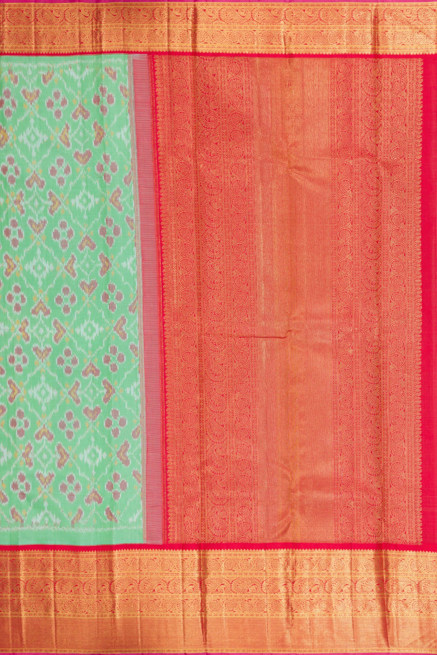 Close up image of the pallu of Mustard Dual Tone Tussar Silk Saree with Embroidery on the body and Embroidery Border. 