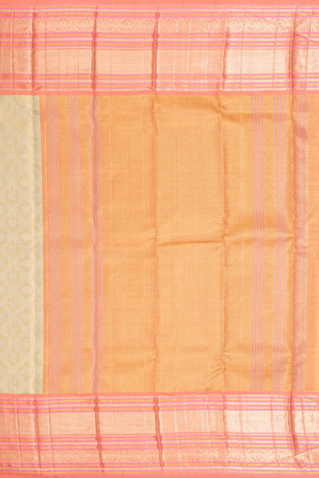 Close up image of the pallu of Gold Dual Tone Kanjivaram Tissue Silk Saree with Zari Brocade on the body and Zari Border. 