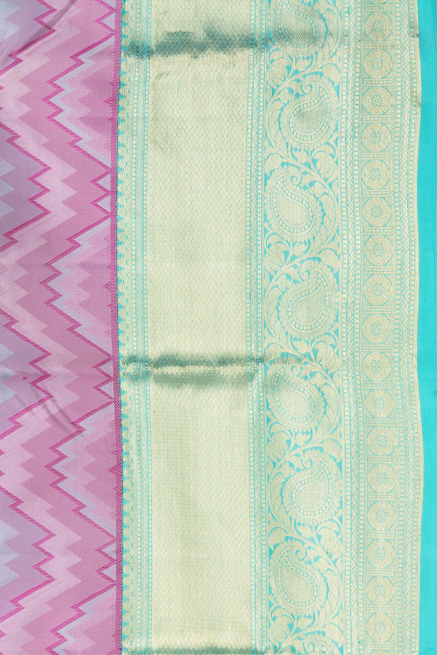 Border image of Pink Dual Tone Kanchipuram Silk Saree with Jacquard design on the body and Zari Border. 