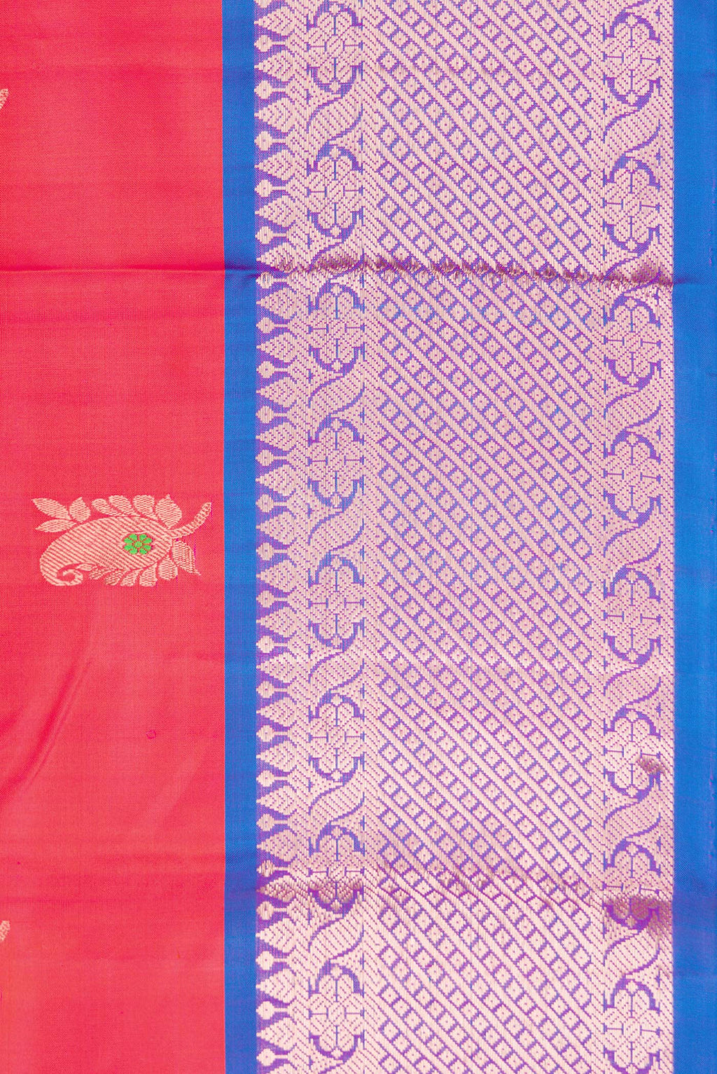 Border image of Coral Dual Tone Kanjivaram Silk Nine Yards Saree with Zari And Thread Butta on the body and Zari Border. 