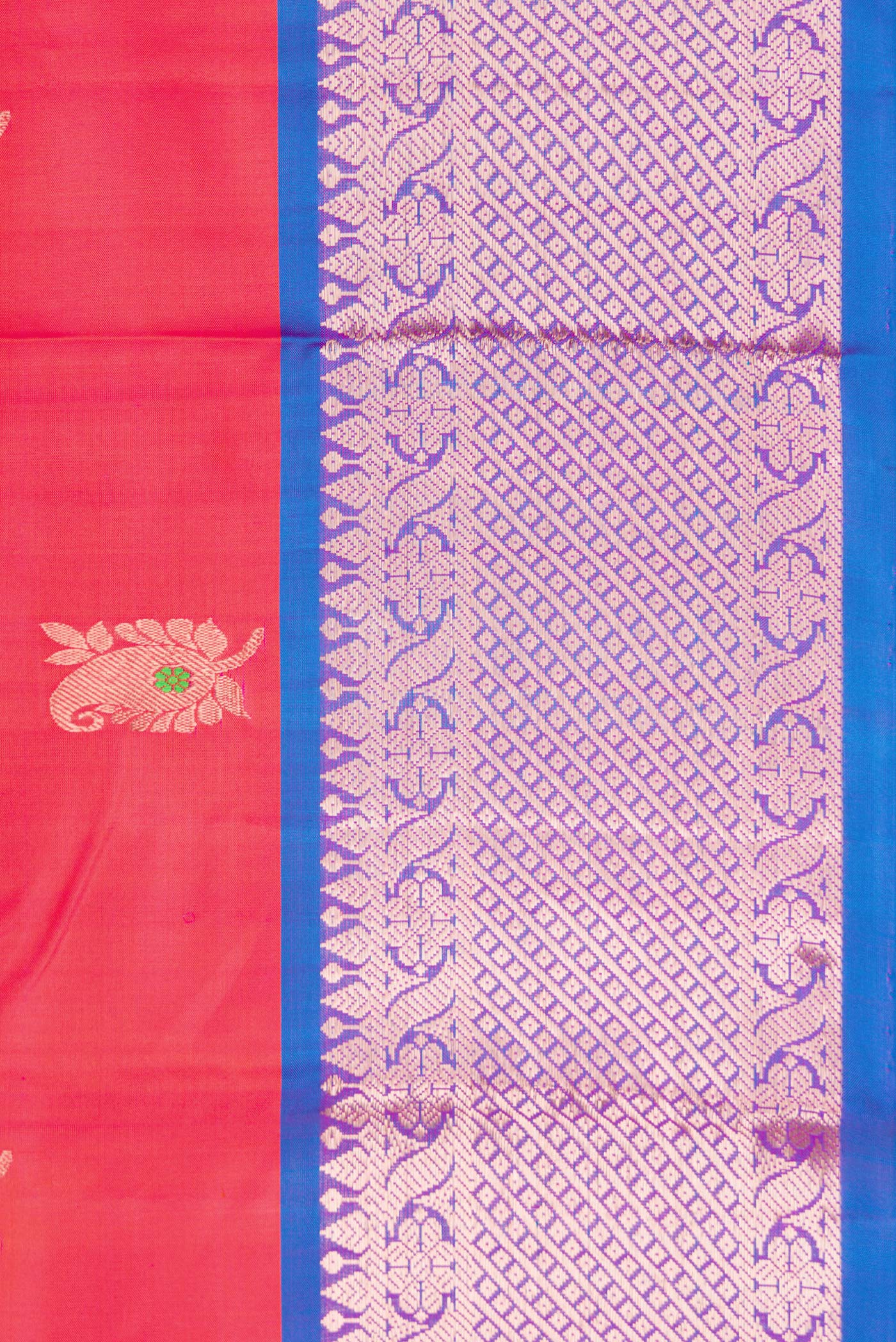 Border image of Coral Dual Tone Kanjivaram Silk Nine Yards Saree with Zari And Thread Butta on the body and Zari Border. 