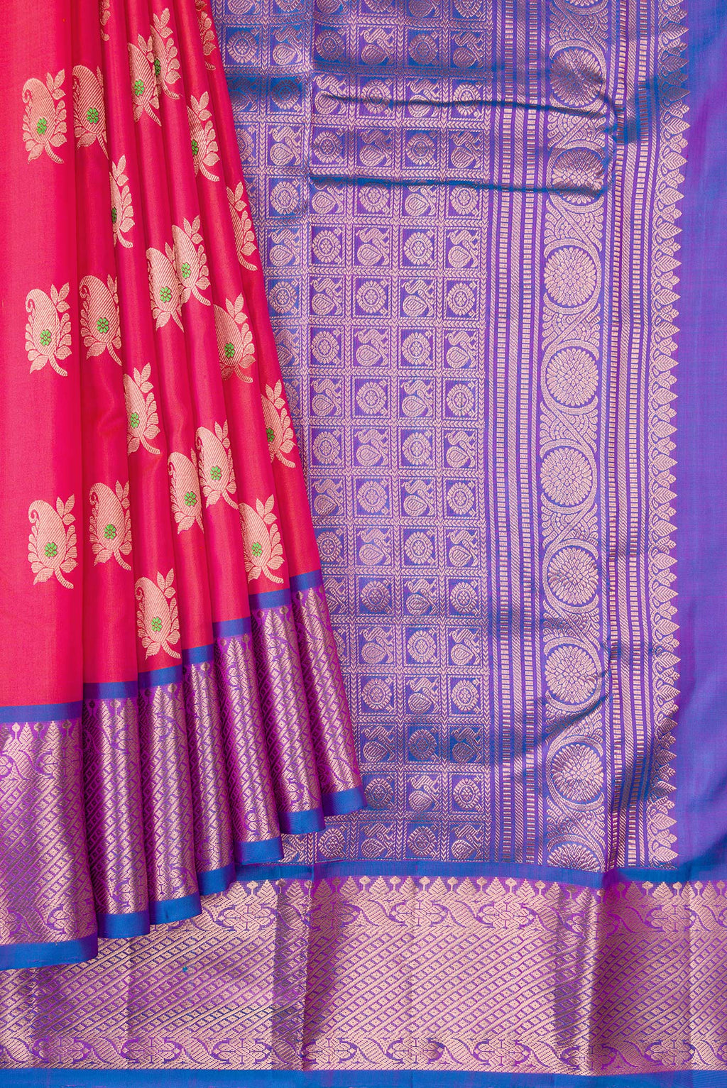 Pleats and pallu of Coral Dual Tone Kanjivaram Silk Nine Yards Saree with Zari And Thread Butta on the body and Zari Border. 