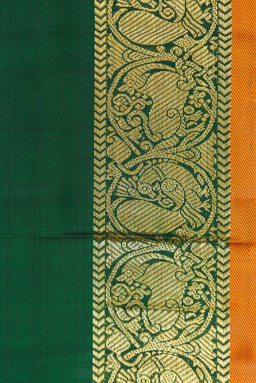 Border image of Dark Pink Dual Tone Kanchipuram Silk Saree with Zari Brocade on the body and Zari Border. 