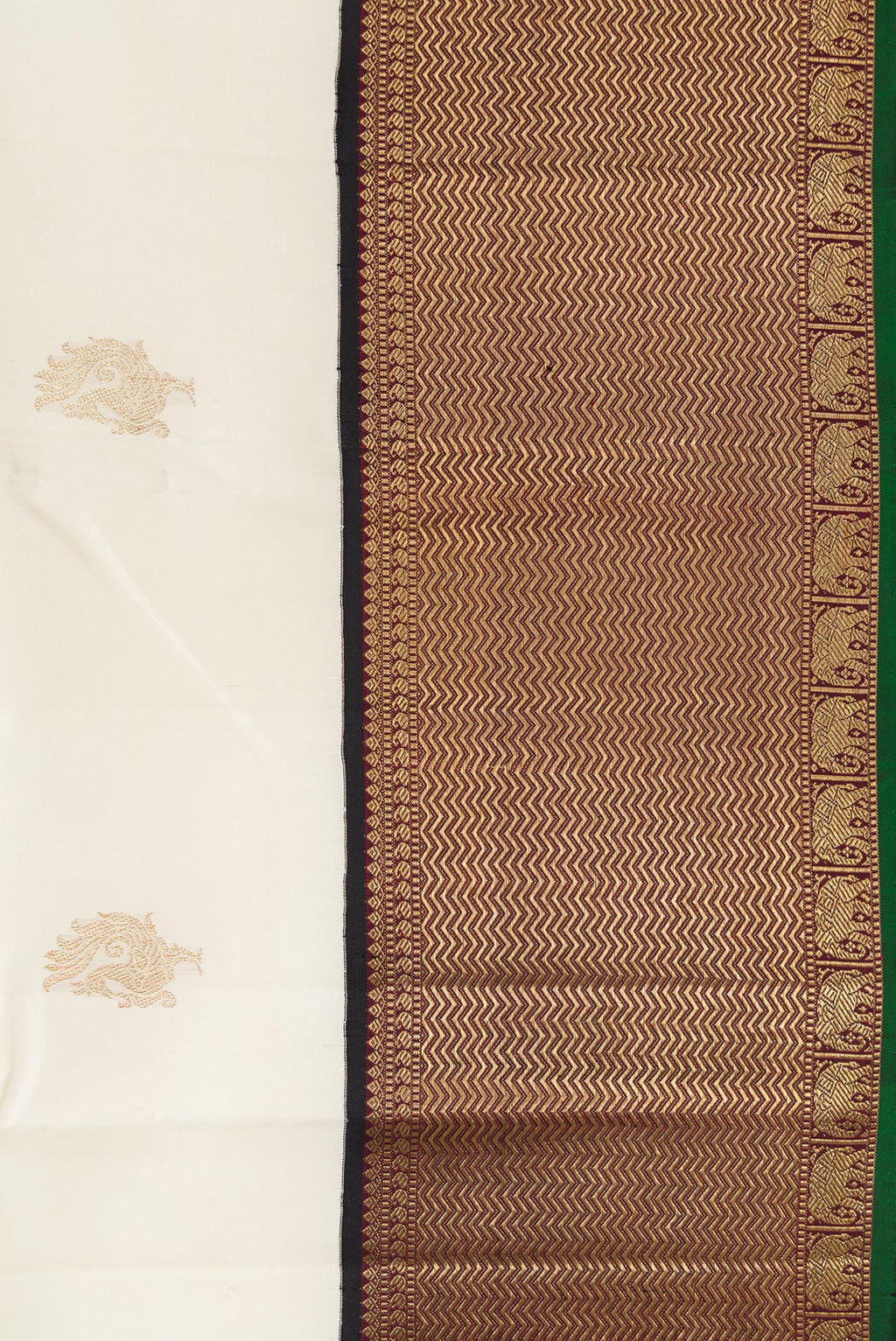 Border image of Pure Silk Pure Zari Off White Dual Tone Kanchipuram Saree with Zari Butta on the body and Zari Border. 