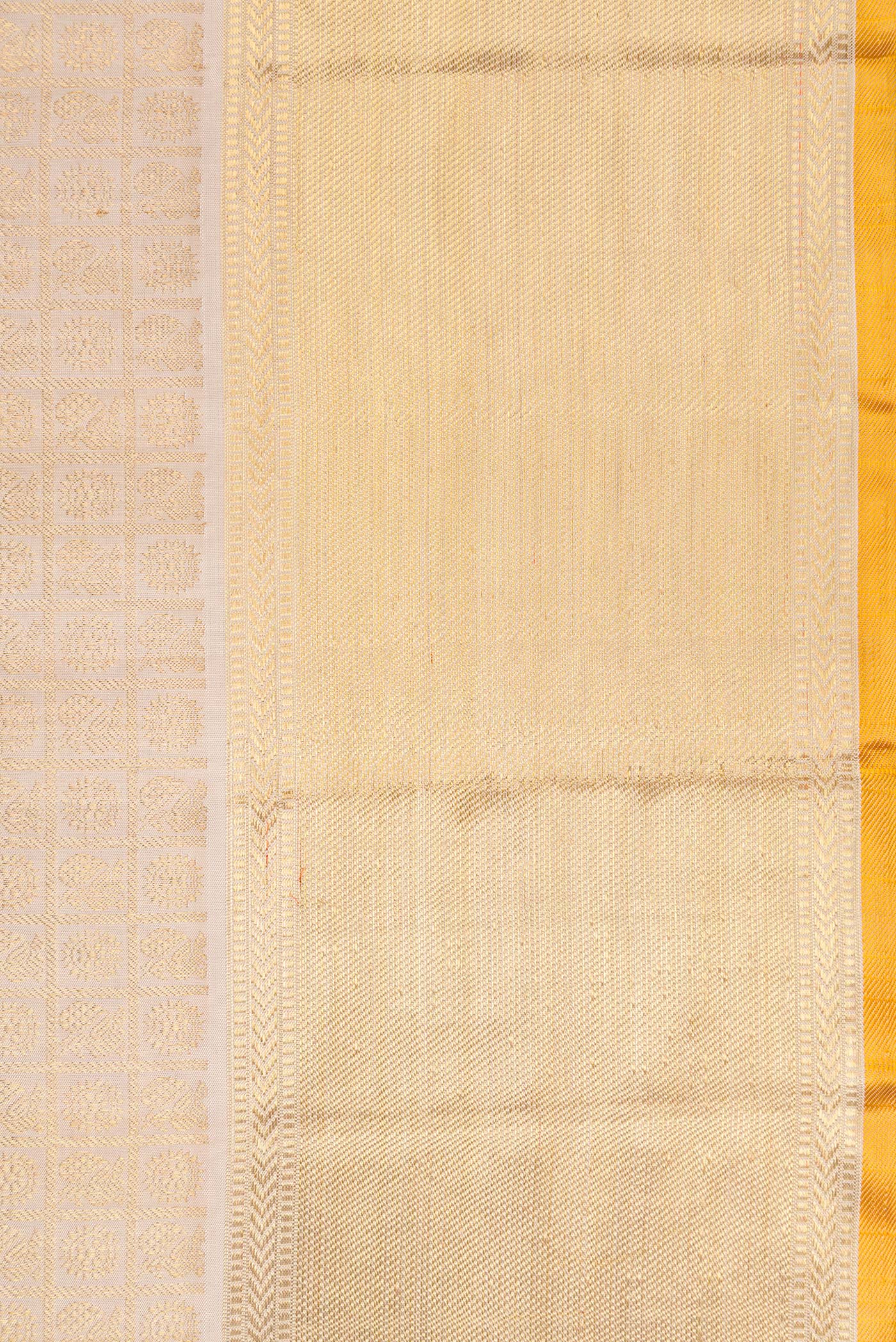 Border image of Pure Silk Pure Zari Dark Beige Dual Tone Kanjivaram Saree with Zari Brocade on the body and Zari Border. 