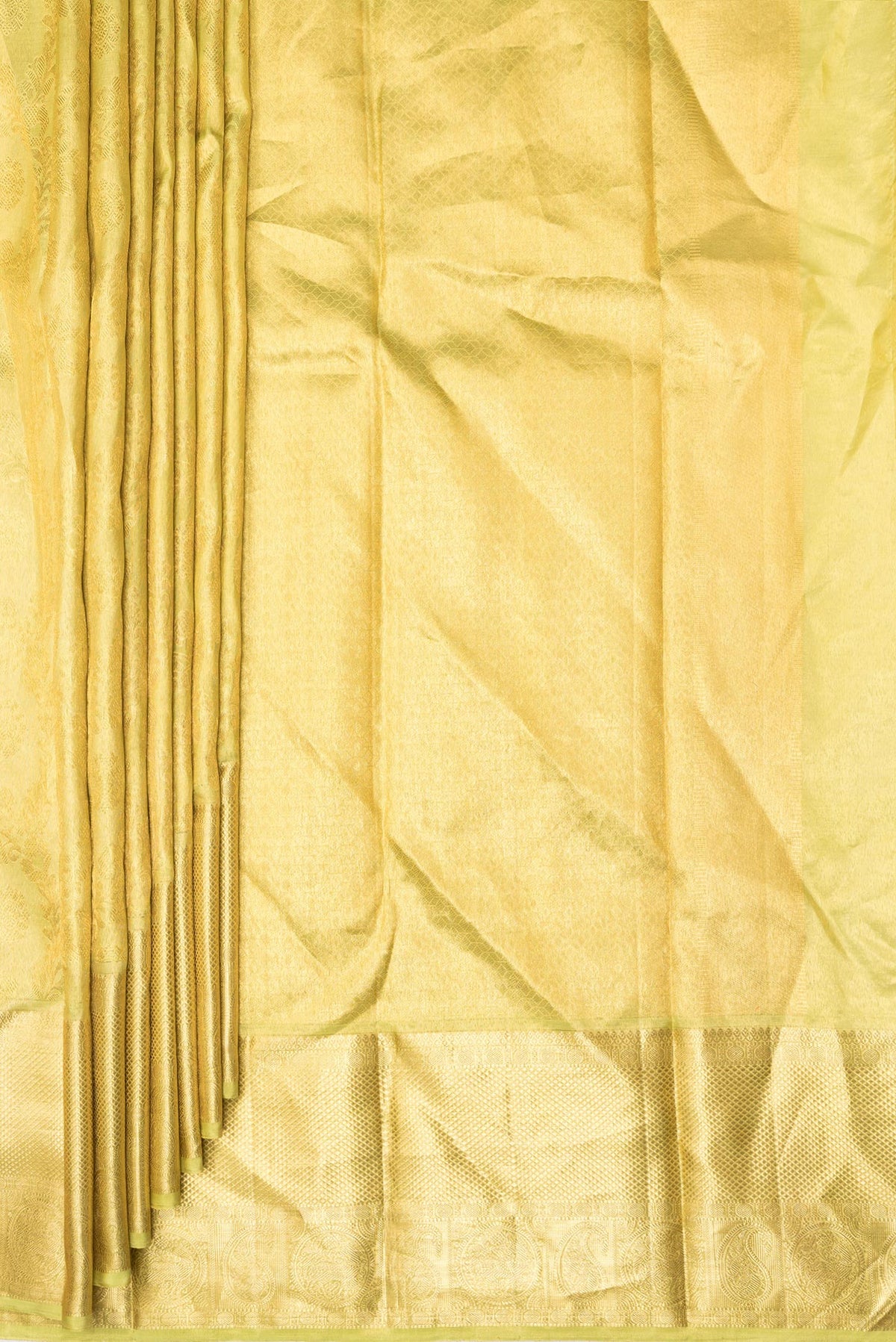 Pleats and pallu of Gold Kanchipuram Tissue Saree with Zari Brocade on the body and Zari Border. 