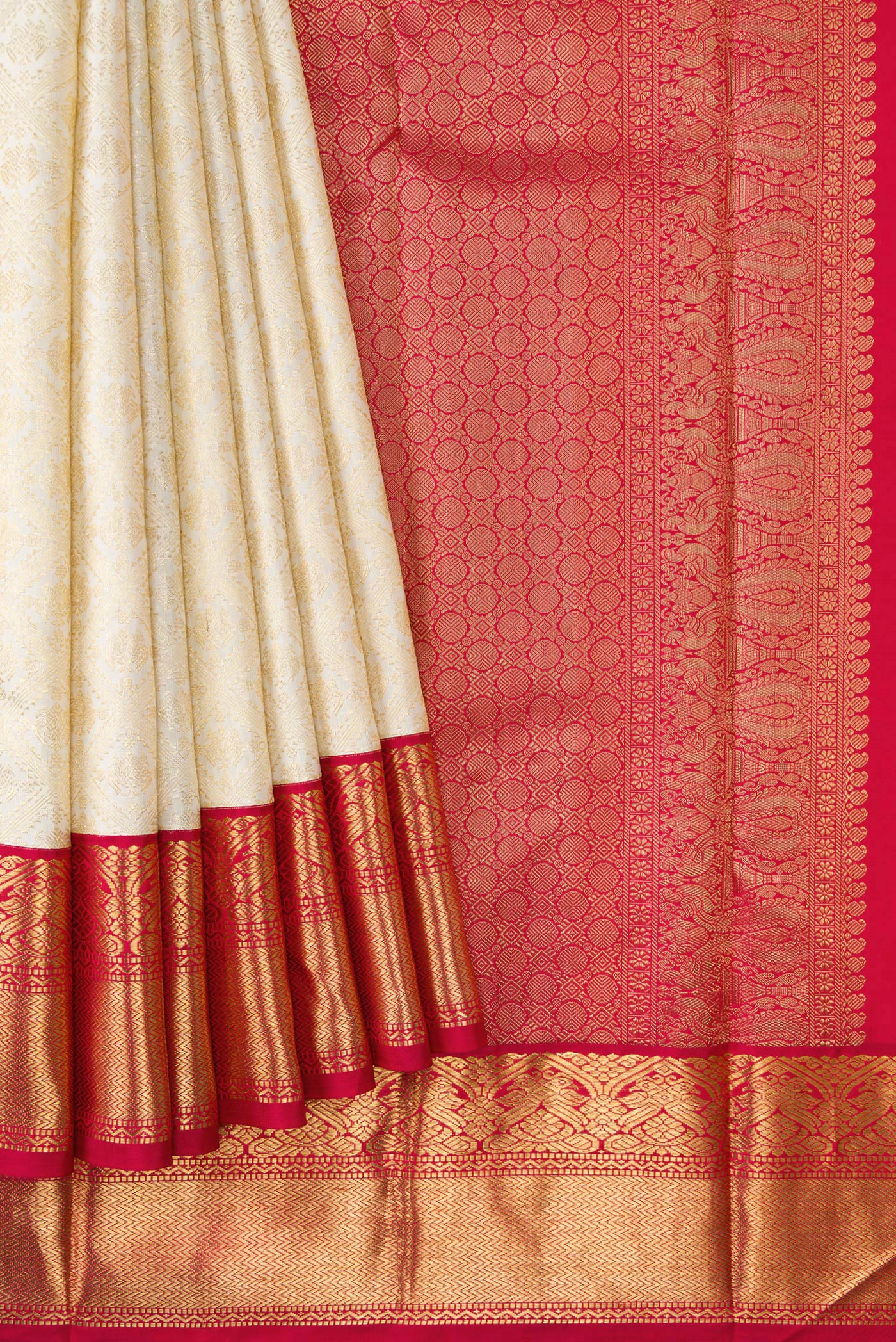 Pleats and pallu of Pure Silk Pure Zari Off White Dual Tone Kanjivaram Saree with Zari Brocade on the body and Zari Border. 