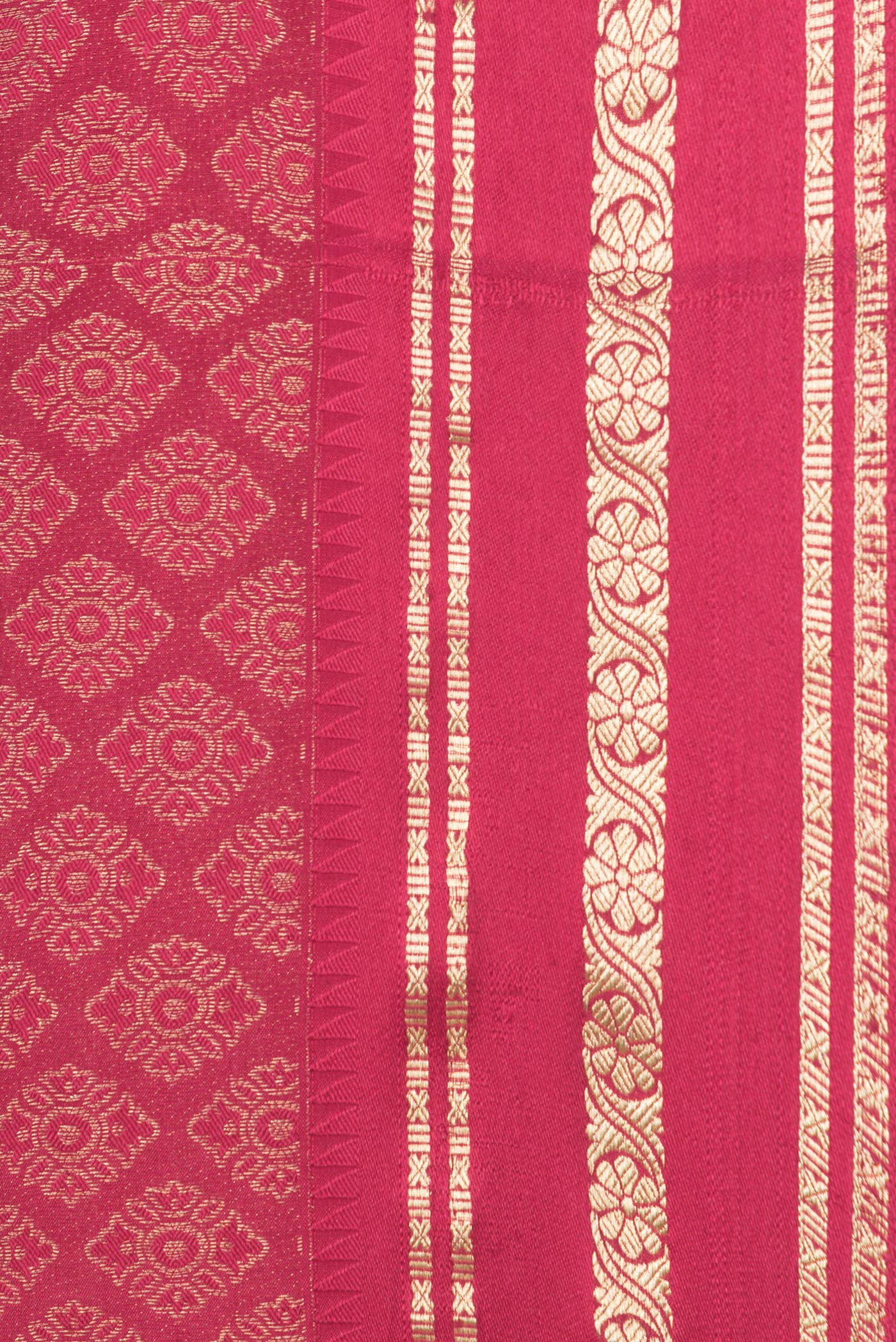 Border image of Pink Dual Tone Mysore Georgette Saree with Zari Brocade on the body and Zari Border. 