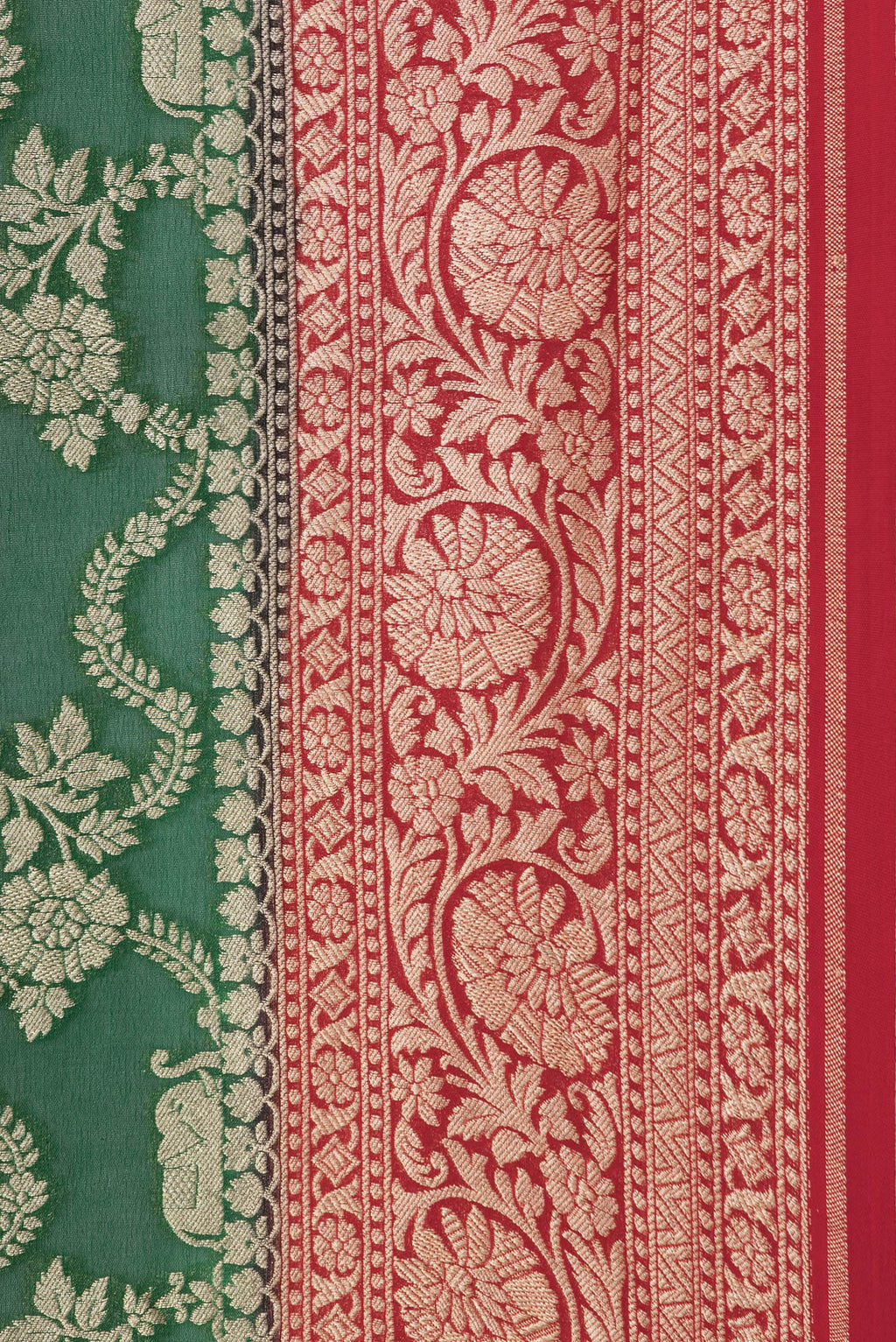 Border image of Bottle Green Dual Tone Mysore Georgette Saree with Zari Brocade on the body and Zari Border. 