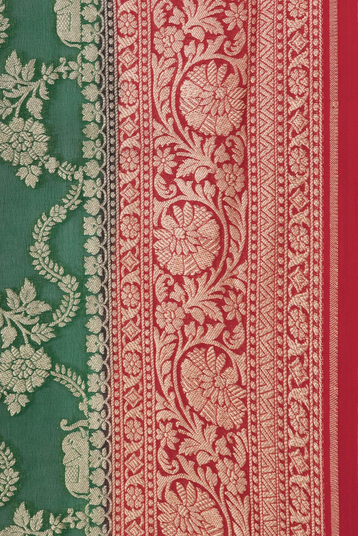 Border image of Bottle Green Dual Tone Mysore Georgette Saree with Zari Brocade on the body and Zari Border. 