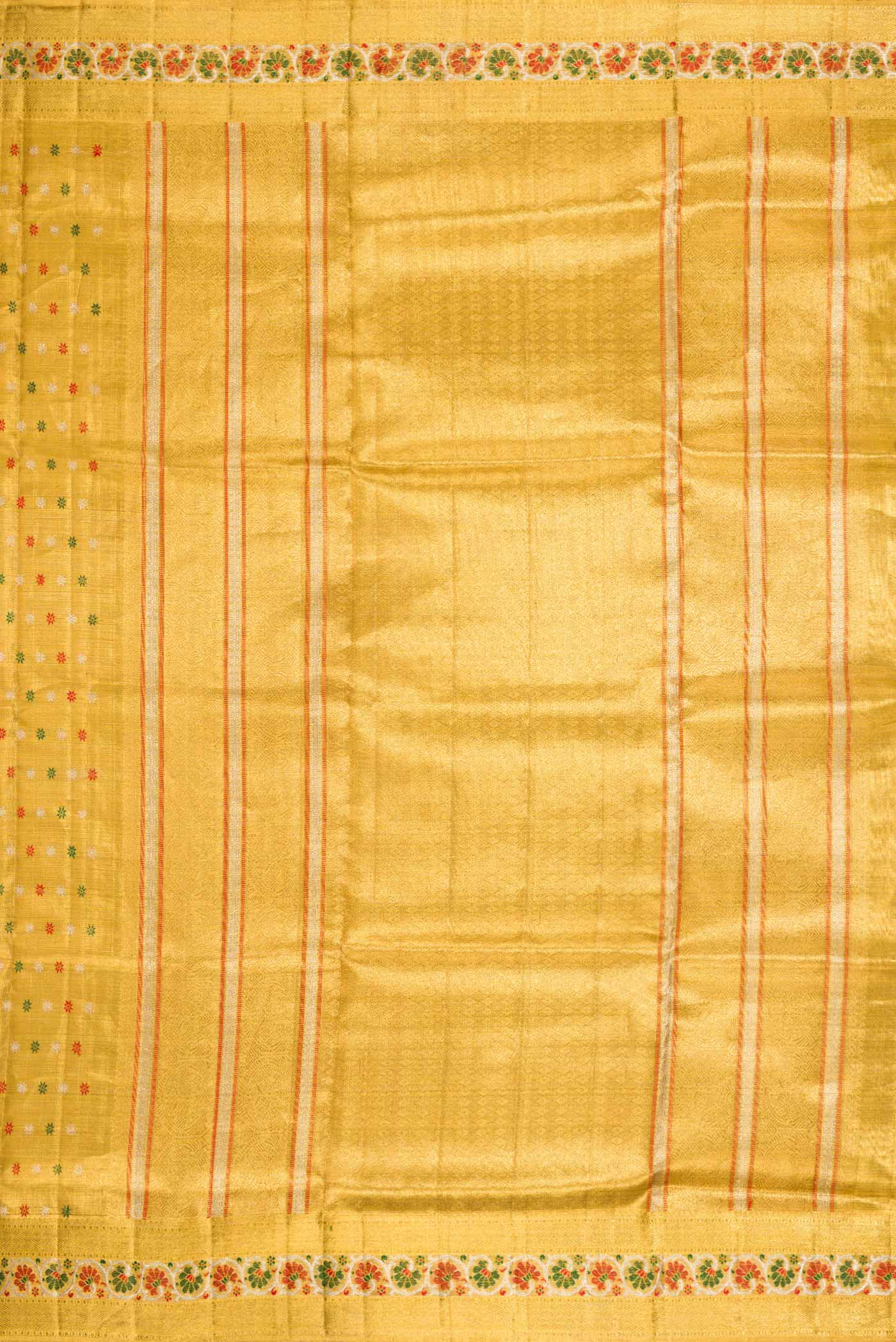Close up image of the pallu of Gold Dual Tone Kanjivaram Tissue Silk Saree with Zari Brocade on the body and Zari Border. 
