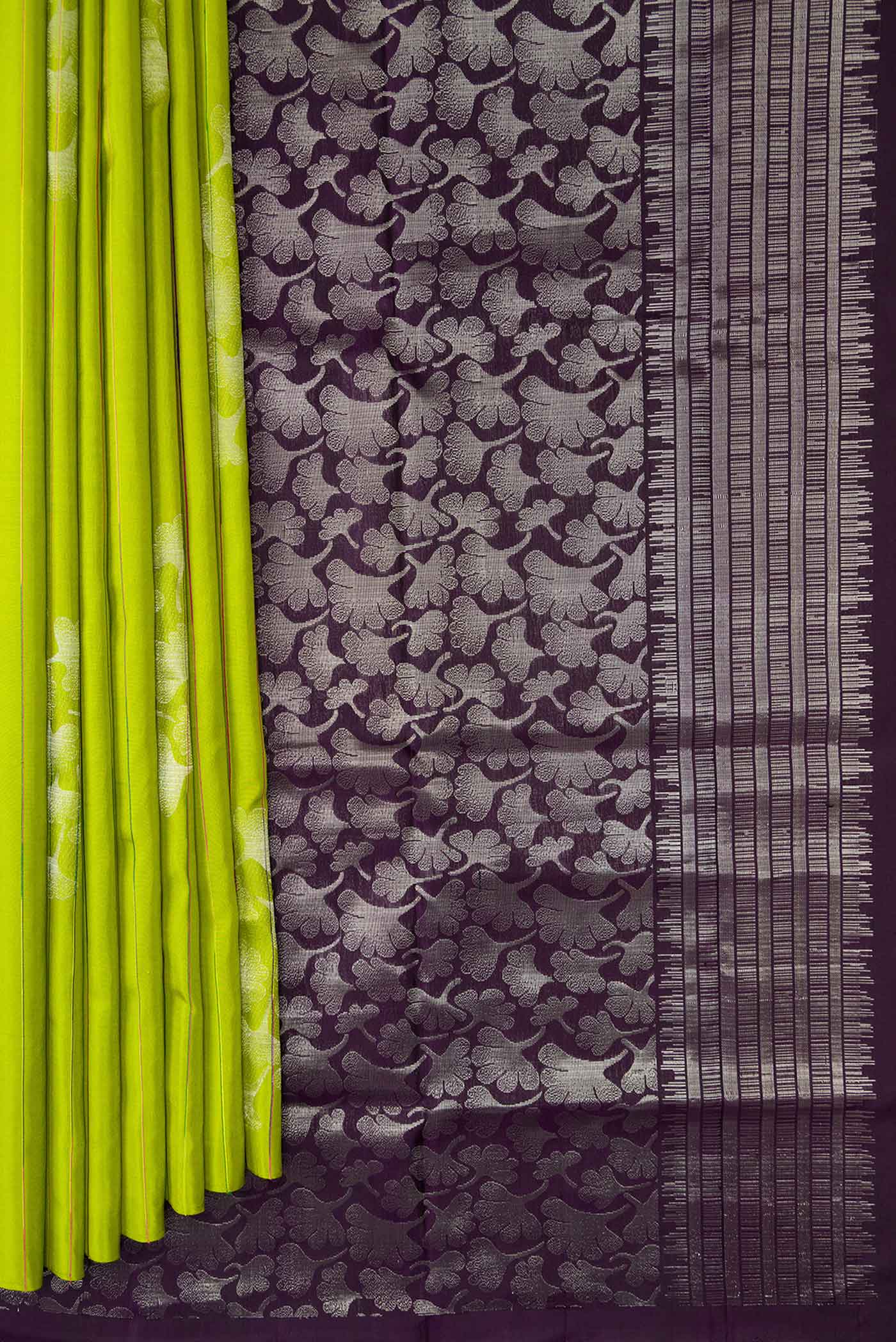 Pleats and pallu of Parrot Green Dual Tone Kanchipuram Silk Saree with Stripes on the body and Without Border