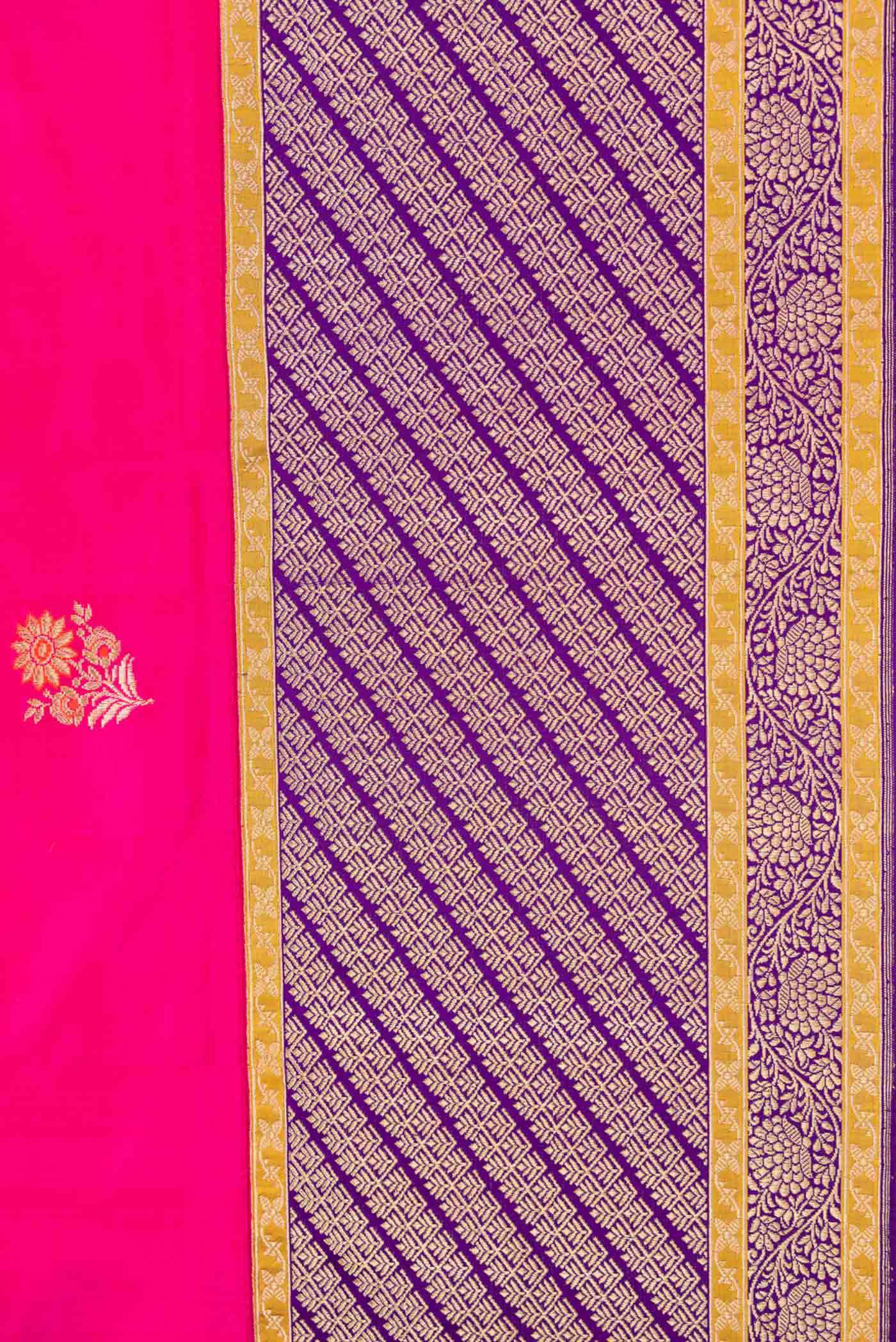 Border image of Pure Silk Pure Zari Pink Dual Tone Banarasi Saree with Zari And Thread Butta on the body and Zari Border