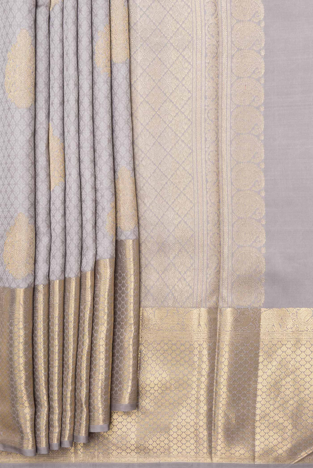 Pleats and pallu of Grey Dual Tone Kanchipuram Silk Saree with Jacquard With Zari Butta on the body and Zari Border