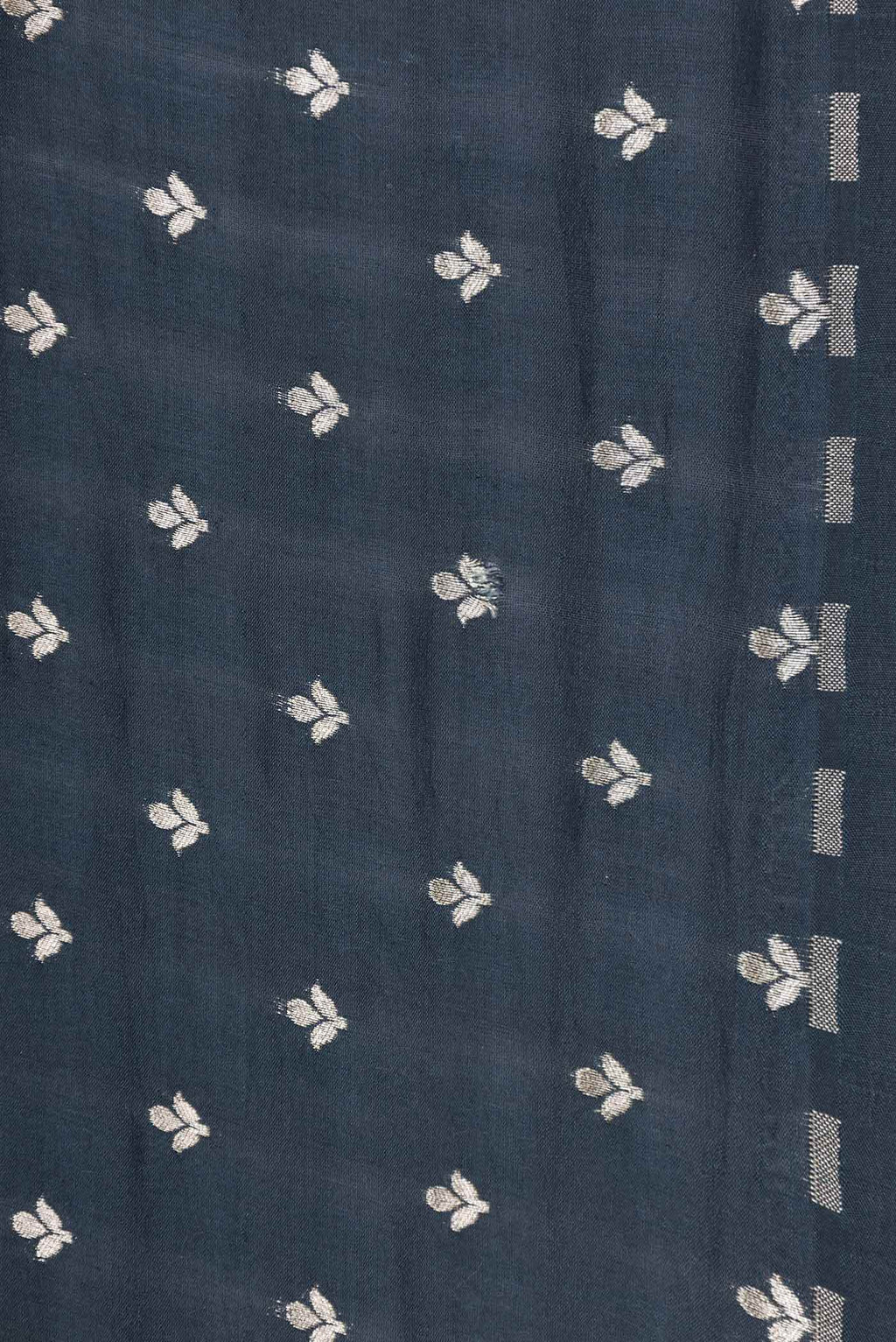 Border image of Black Tussar Silk Saree with Zari Butta on the body and Without Border