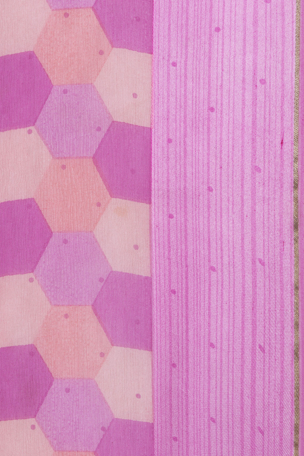 Border image of Pink Dual Tone Mysore Chiffon Saree with Printed design on the body and Plain Border. 