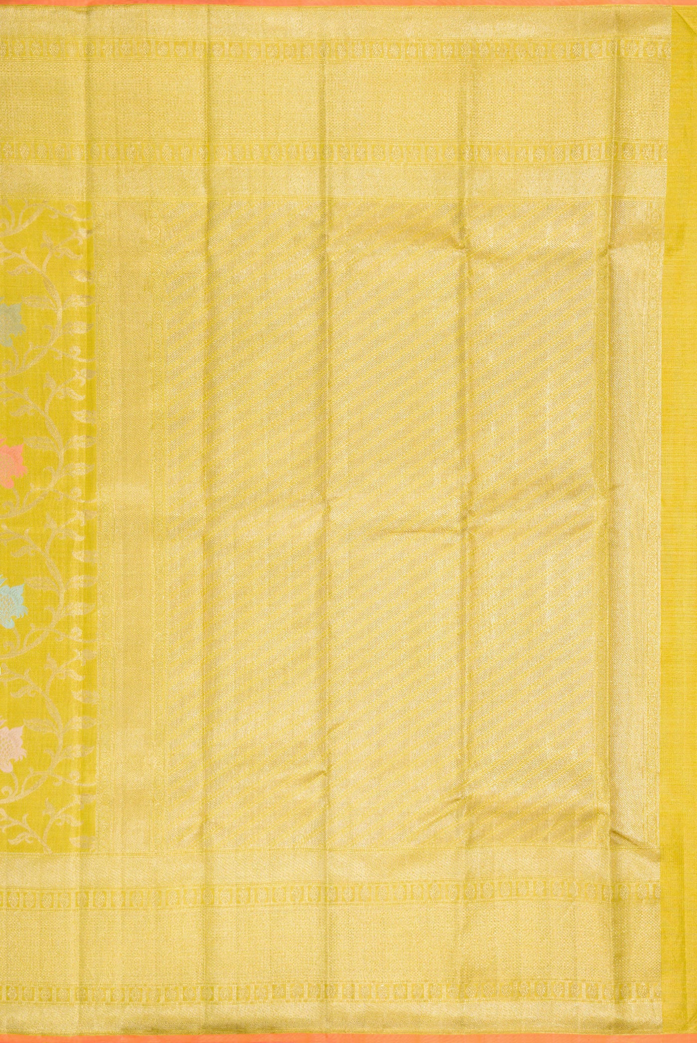 Close up image of the pallu of Gold Dual Tone Kanjivaram Tissue Silk Saree with Zari Brocade on the body and Zari Border. 