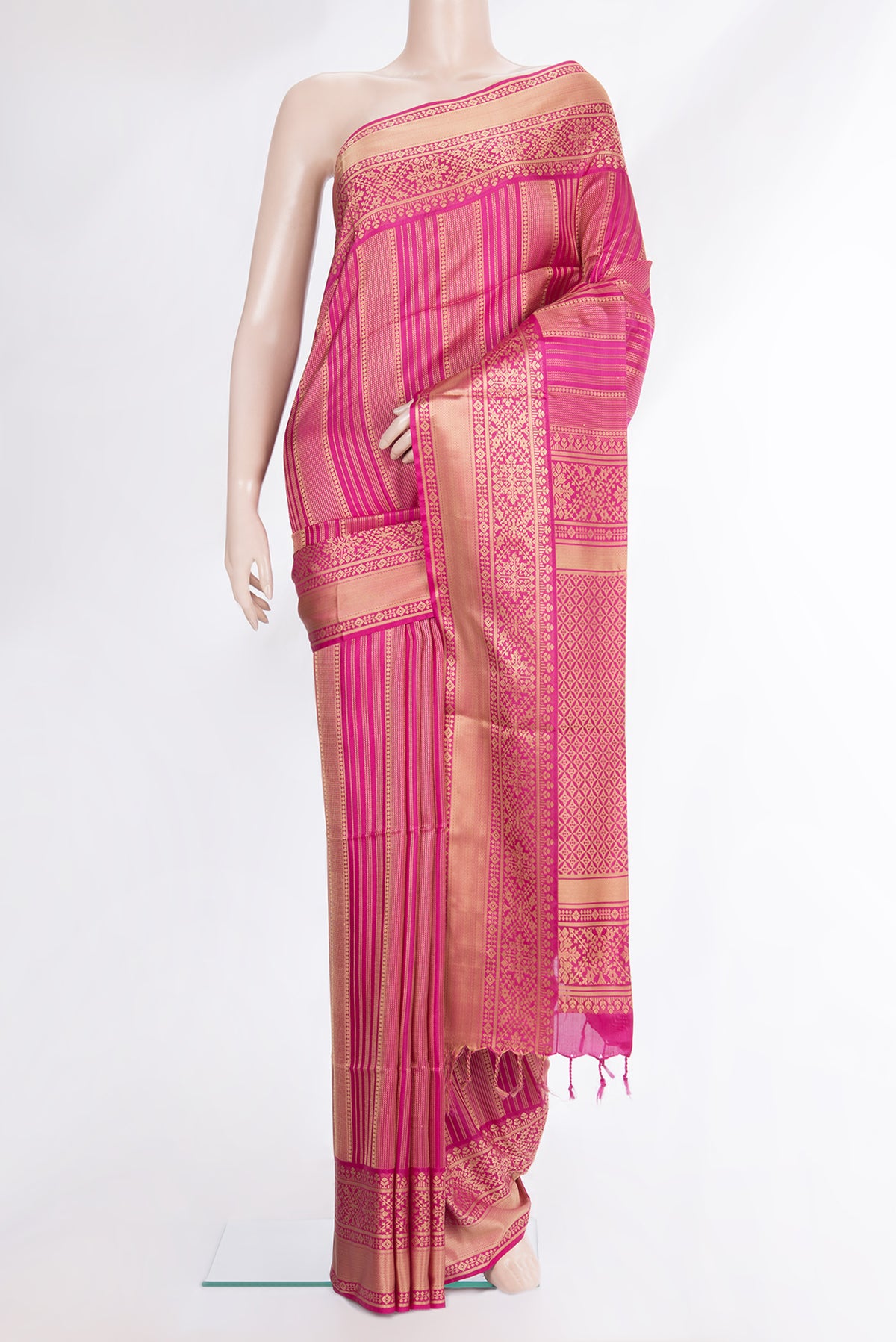 Pure Silk Pink Dual Tone Soft Saree with Thread Butta on the body and Thread Border.  displayed on a mannequin