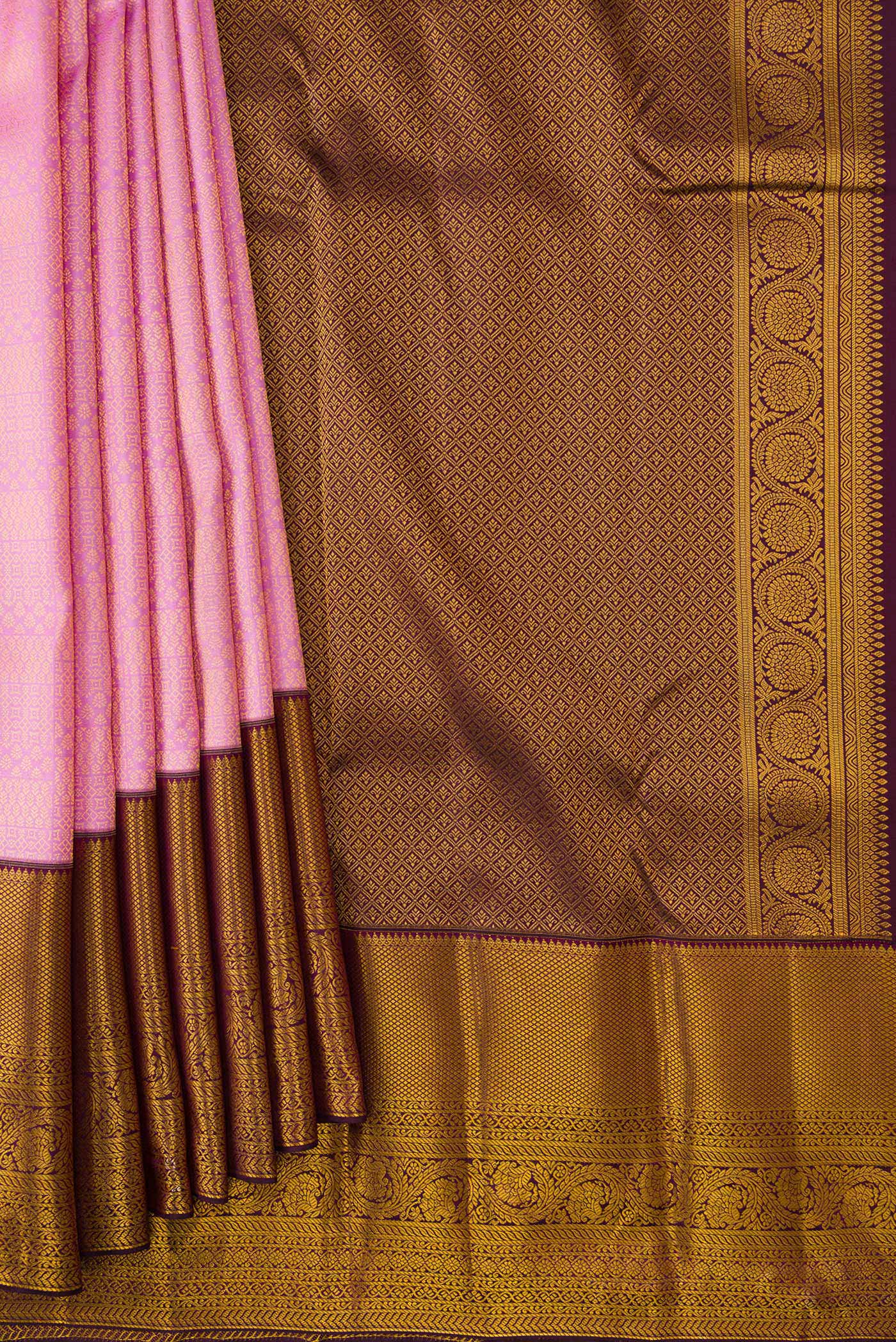 Pleats and pallu of Pink Dual Tone Kanjivaram Silk Saree with Zari Brocade on the body and Zari Border. 