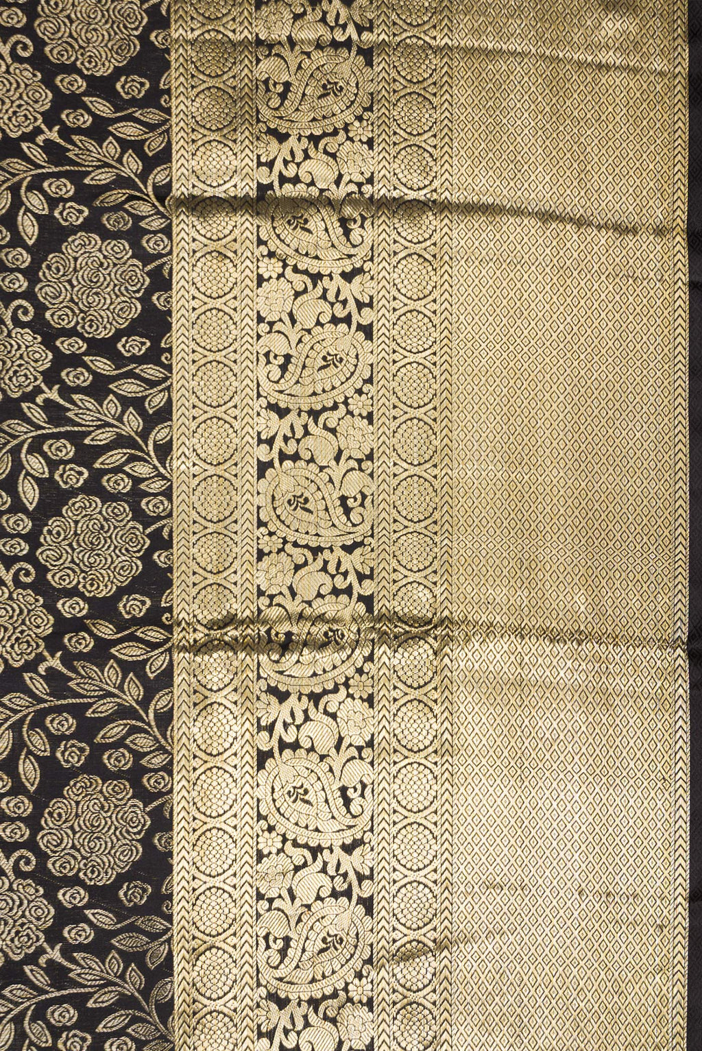 Border image of Black Dual Tone Kanchipuram Silk Saree with Zari Brocade on the body and Zari Border. 