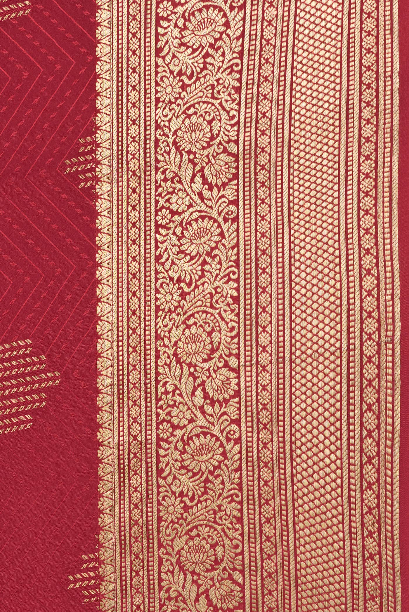 Border image of Red Dual Tone Mysore Silk Saree with Jacquard With Zari Butta on the body and Zari Border. 
