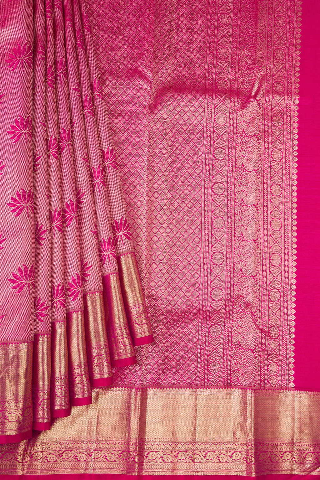 Pleats and pallu of Pink Dual Tone Kanchipuram Silk Saree with Zari Brocade on the body and Zari Border. 