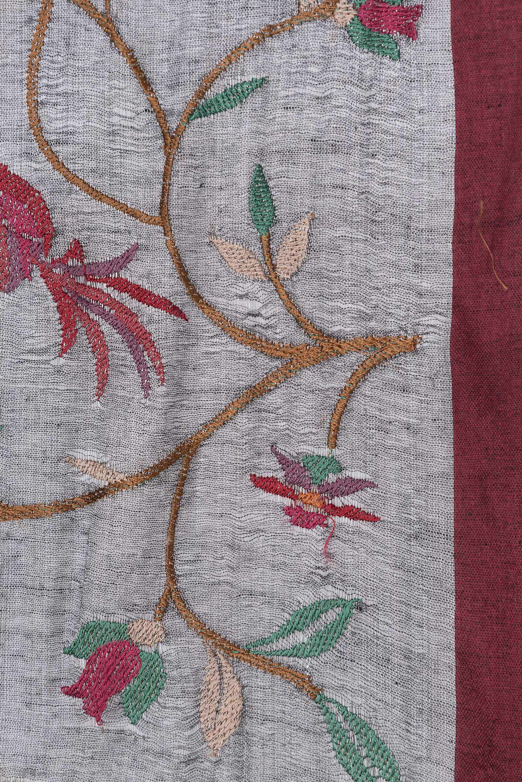 Border image of Grey Dual Tone Organza Silk Saree with Embroidery on the body and Zari Border. 