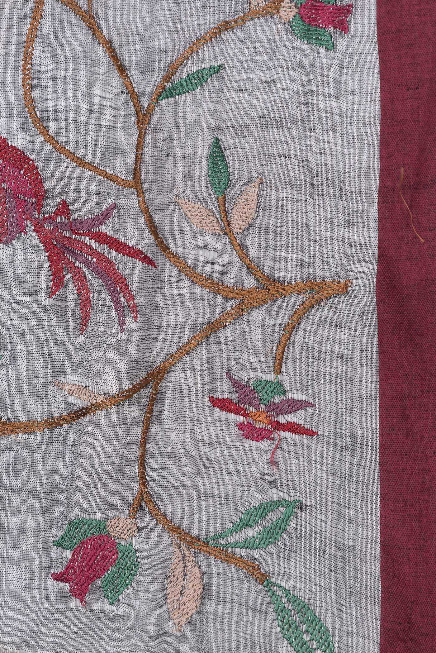 Border image of Grey Dual Tone Organza Silk Saree with Embroidery on the body and Zari Border. 