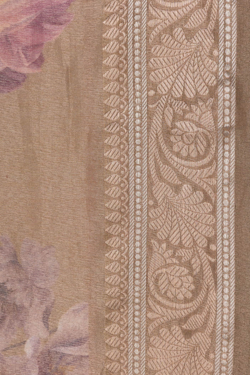 Border image of Mehandi Green Dual Tone Organza Silk Saree with Printed design on the body and Zari Border. 