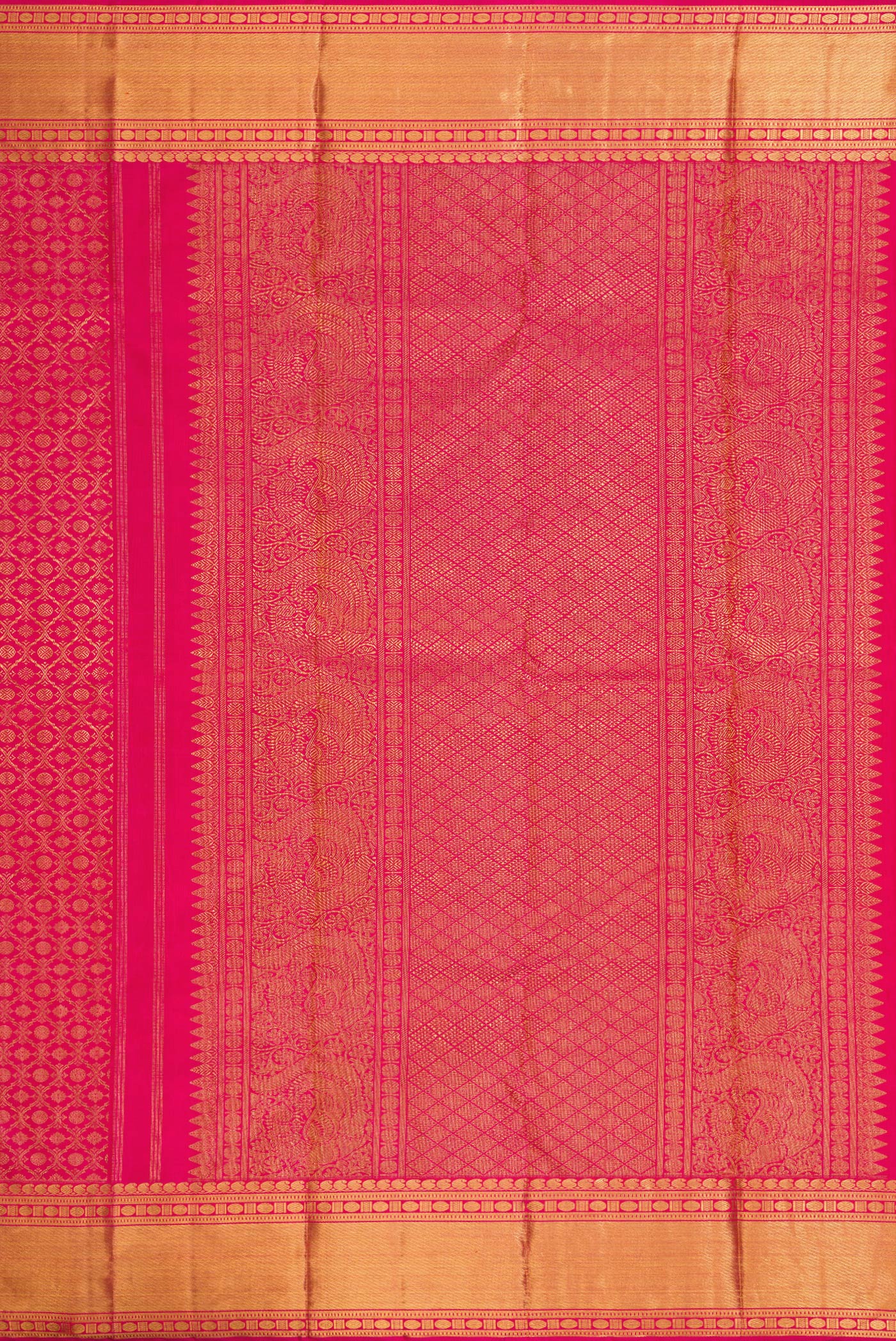 Close up image of the pallu of Pure Silk Pure Zari Pink Dual Tone Kanjivaram Saree with Zari Brocade on the body and Zari Border. 