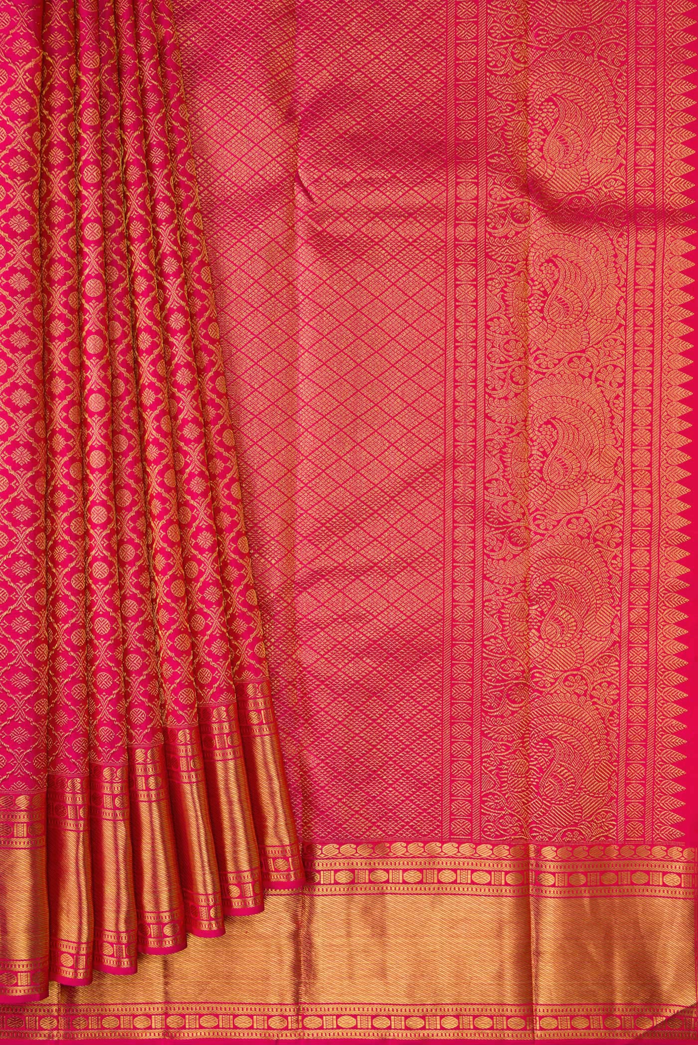 Pleats and pallu of Pure Silk Pure Zari Pink Dual Tone Kanjivaram Saree with Zari Brocade on the body and Zari Border. 