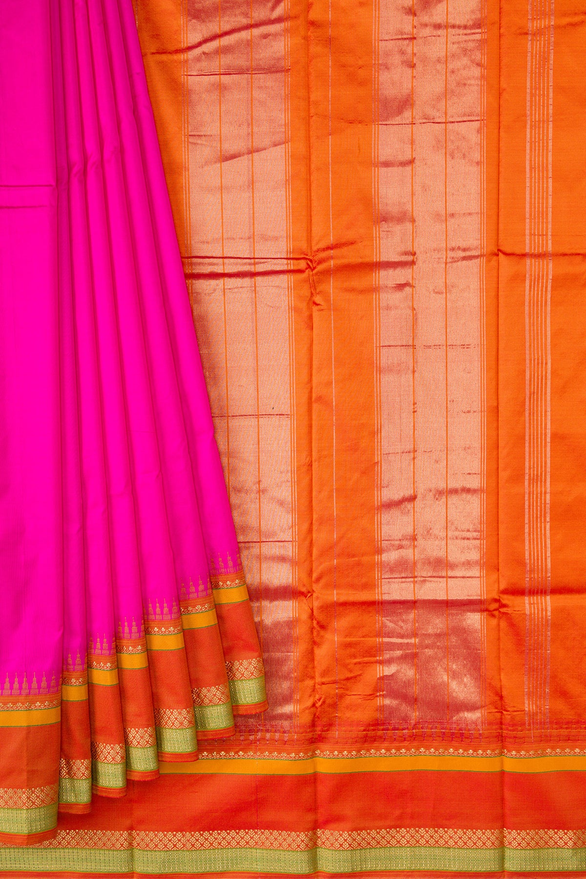 Pleats and pallu of Pink Dual Tone Kanchipuram Silk Saree with Plain Body and Temple Border. 