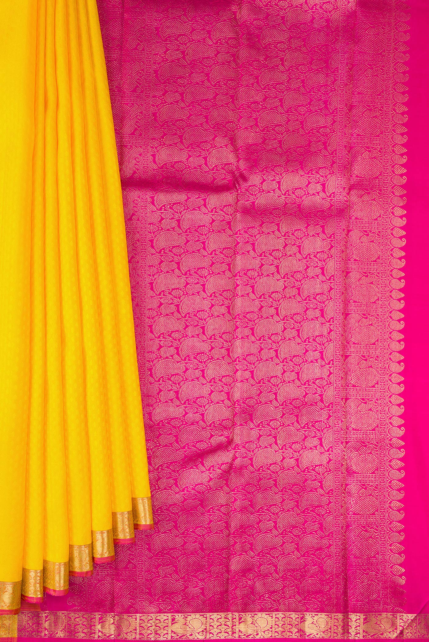 Pleats and pallu of Yellow Dual Tone Kanjivaram Silk Saree with Jacquard design on the body and Zari Border. 