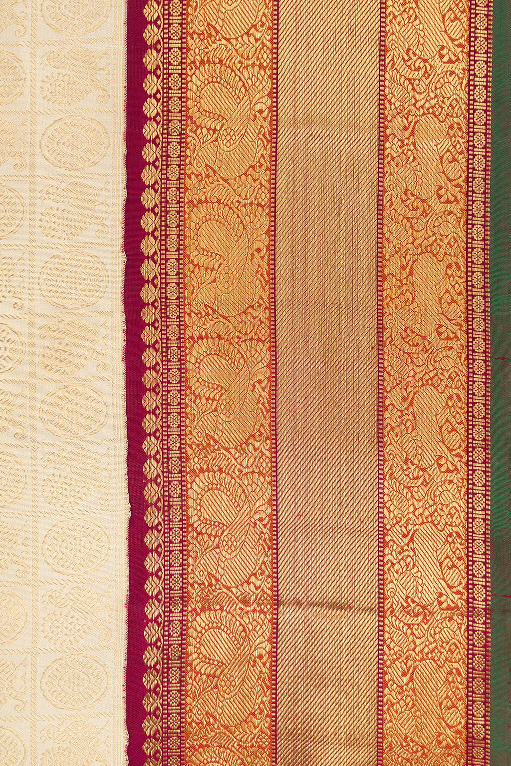 Border image of Pure Silk Pure Zari Off White Dual Tone Kanjivaram Saree with Zari Brocade on the body and Zari Border. 