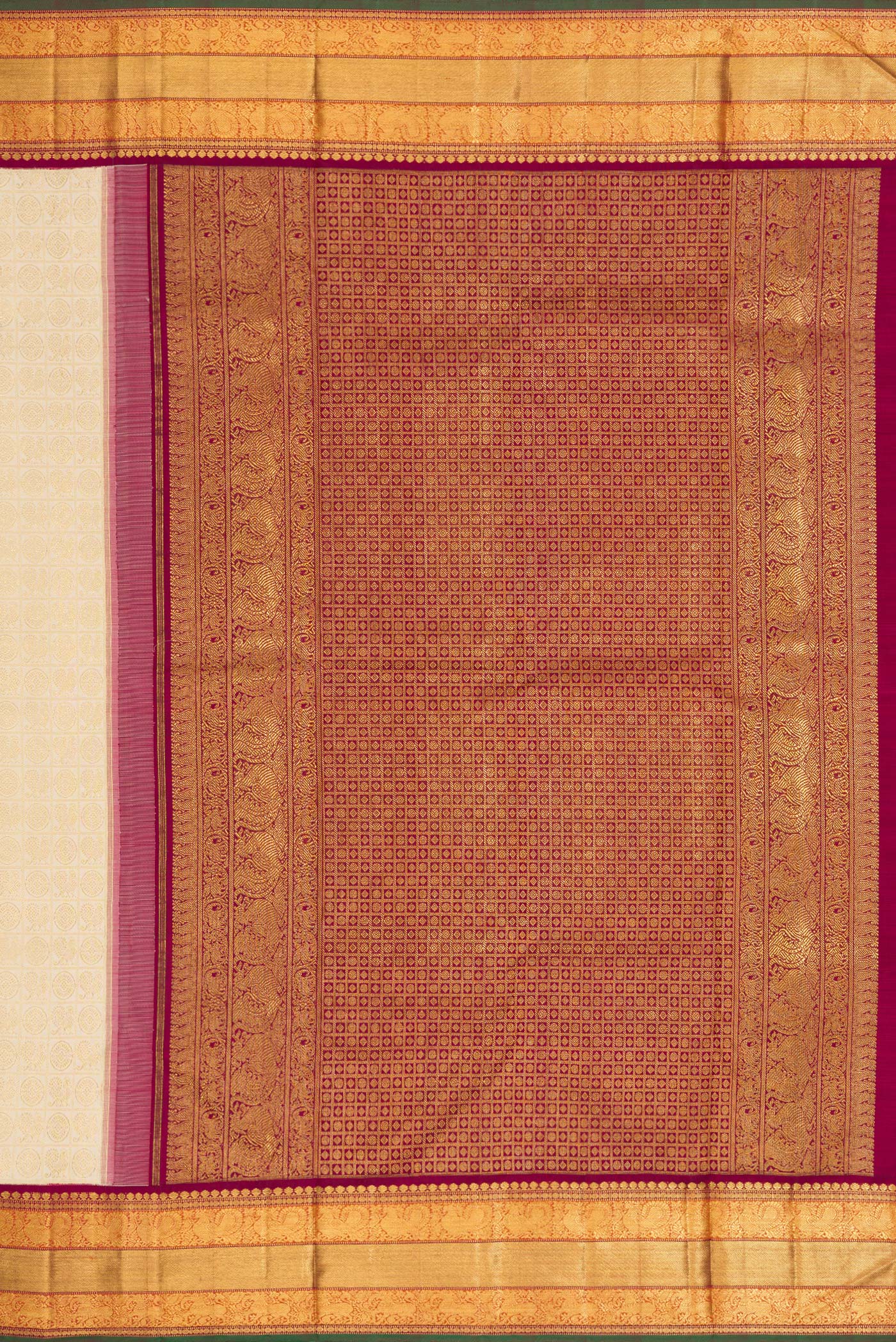 Close up image of the pallu of Pure Silk Pure Zari Off White Dual Tone Kanjivaram Saree with Zari Brocade on the body and Zari Border. 