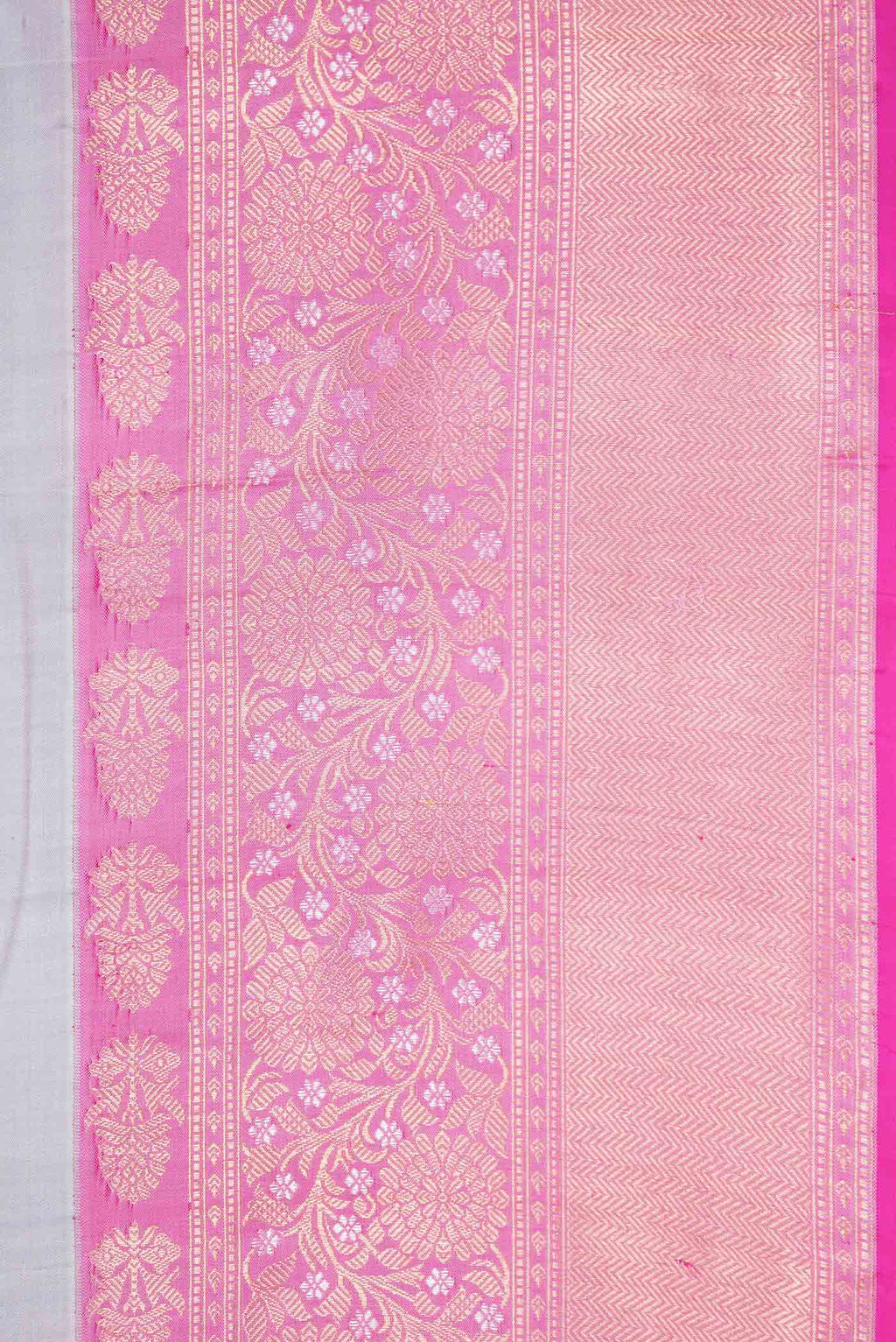Border image of Pure Silk Pure Zari Grey Dual Tone Kanchipuram Saree with Zari Butta on the body and Zari Border