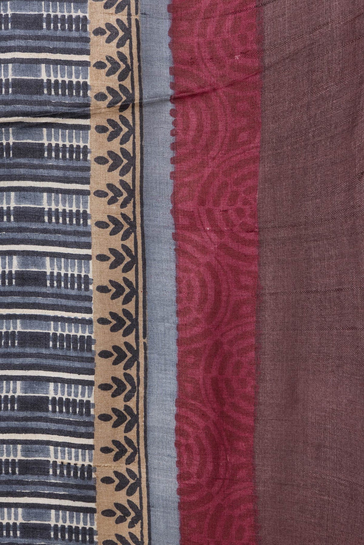 Border image of Grey Dual Tone Tussar Silk Saree with Printed design on the body and Printed Border. 