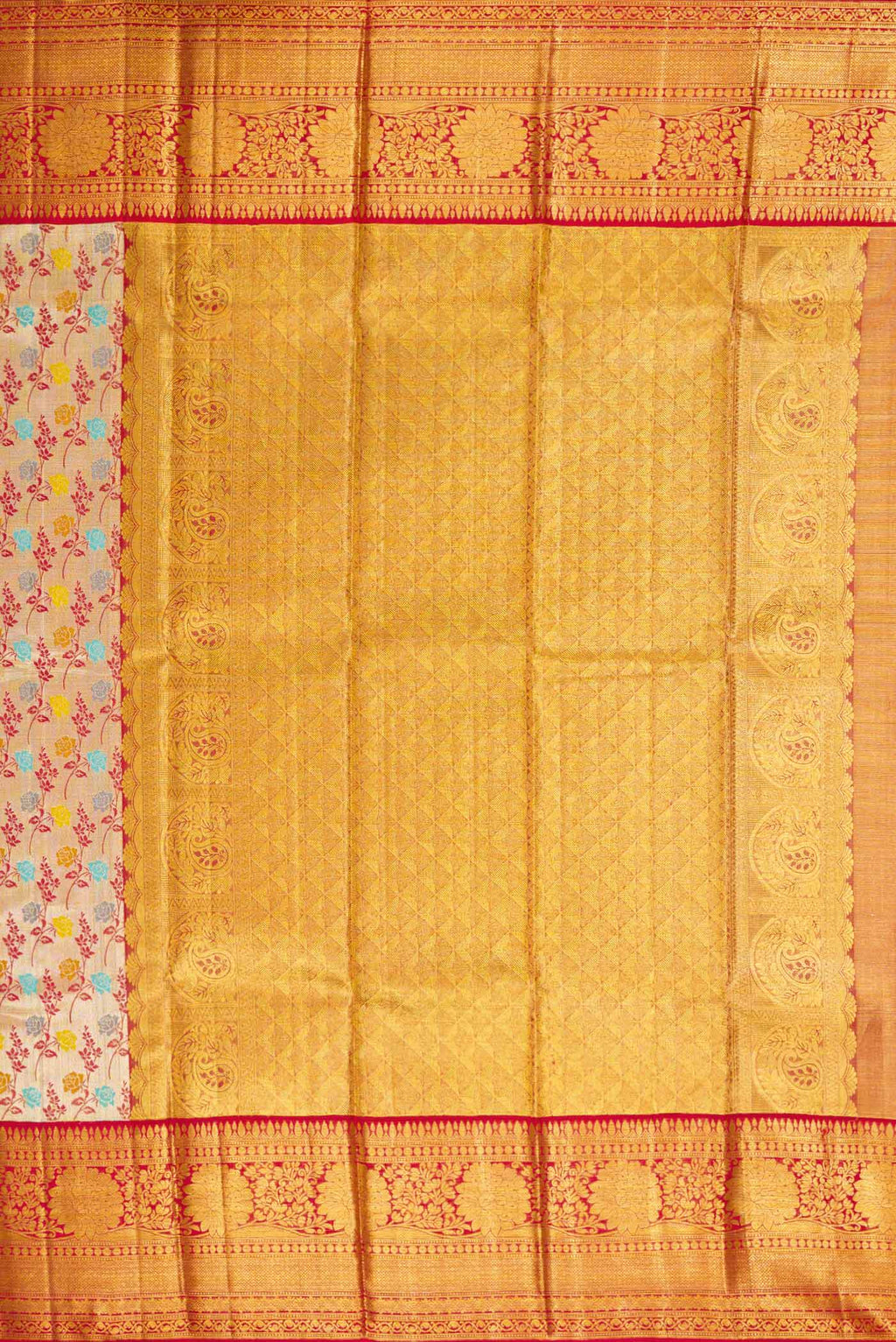 Close up image of the pallu of Gold Dual Tone Kanchipuram Tissue Silk Saree with Zari Brocade on the body and Zari Border. 