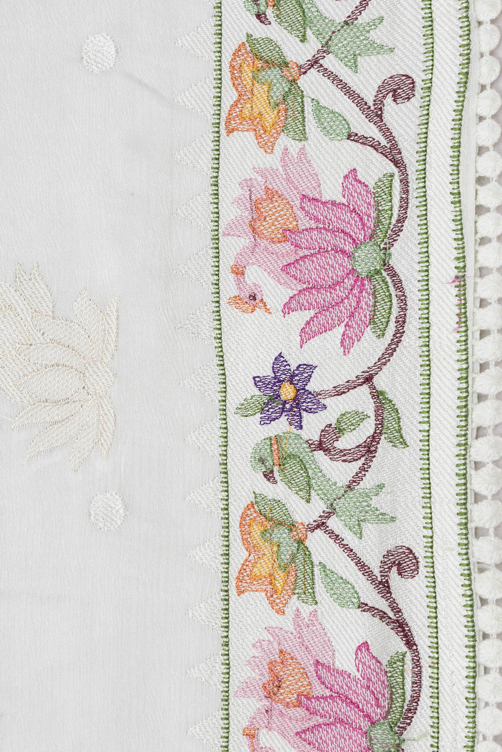 Border image of Pista Green Dual Tone Mysore Crepe Saree with Embroidery on the body and Embroidery Border. 