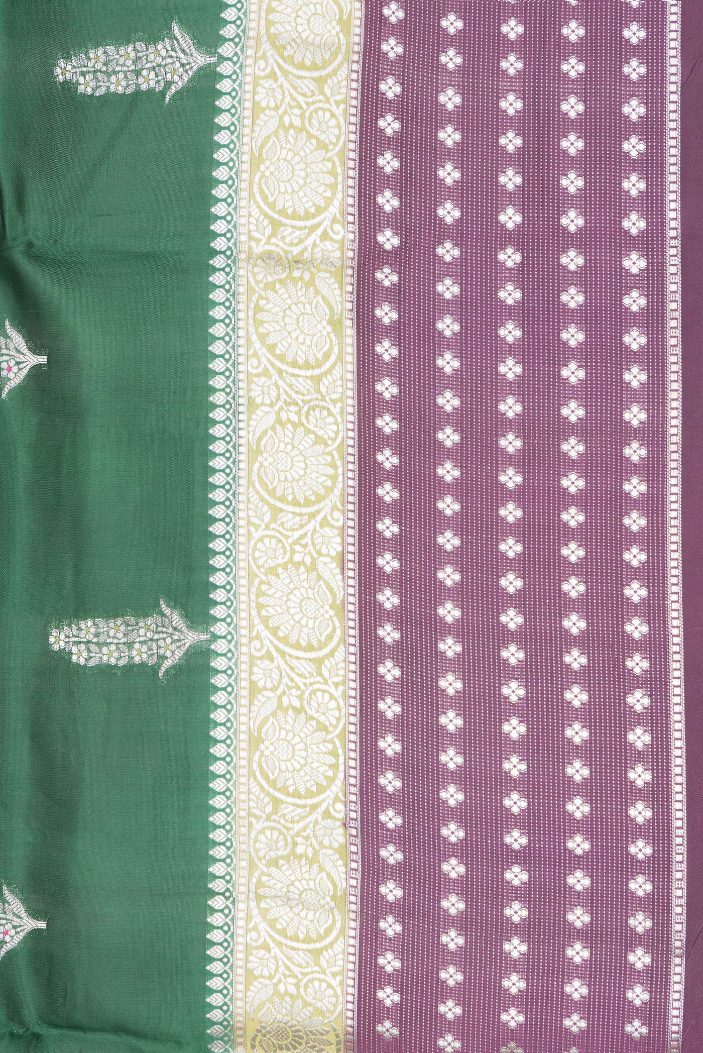 Border image of Bottle Green Dual Tone Tussar Silk Saree with Zari Butta on the body and Fancy Border. 