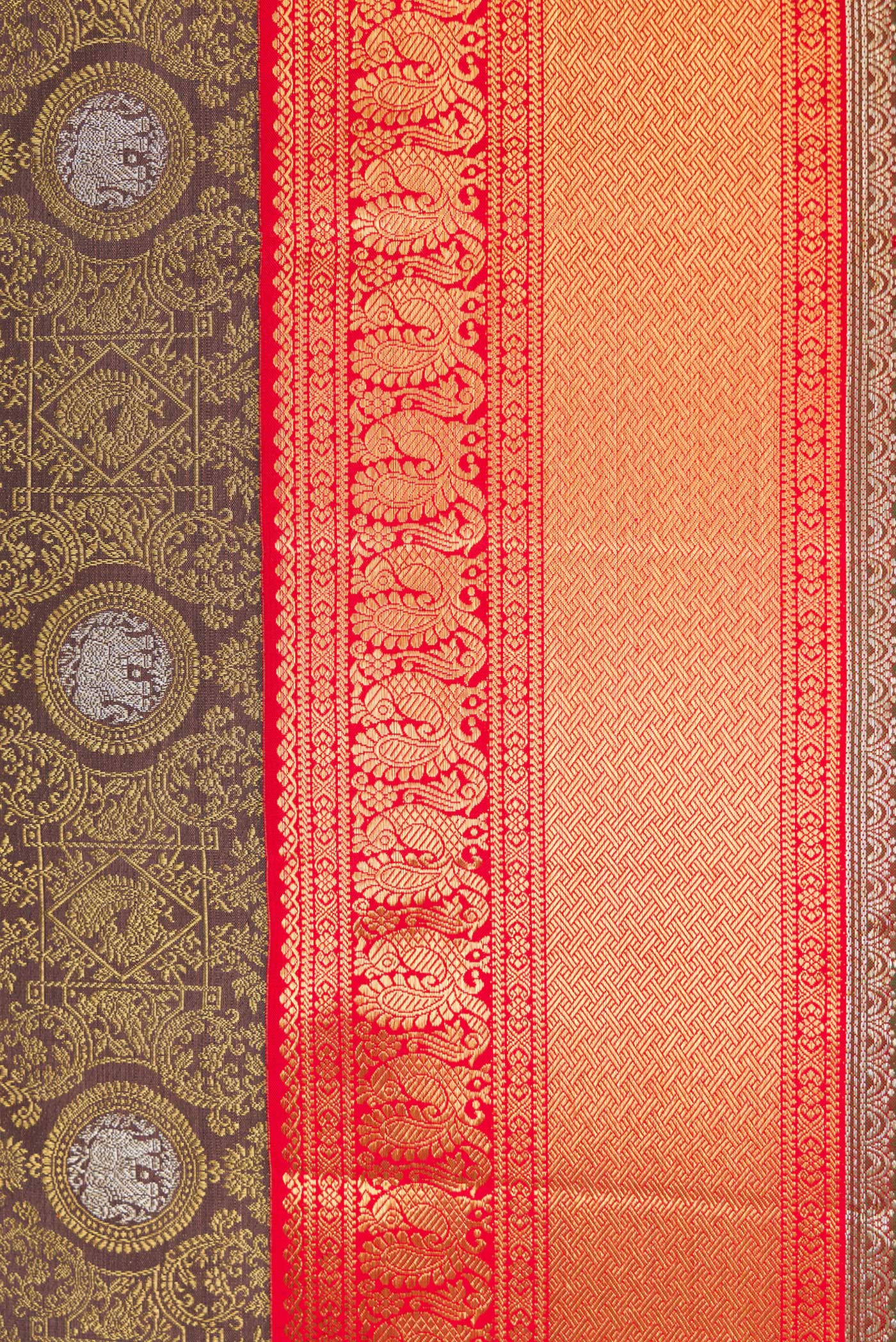 Border image of Pure Silk Pure Zari Brown Dual Tone Kanjivaram Saree with Zari Brocade on the body and Zari Border. 
