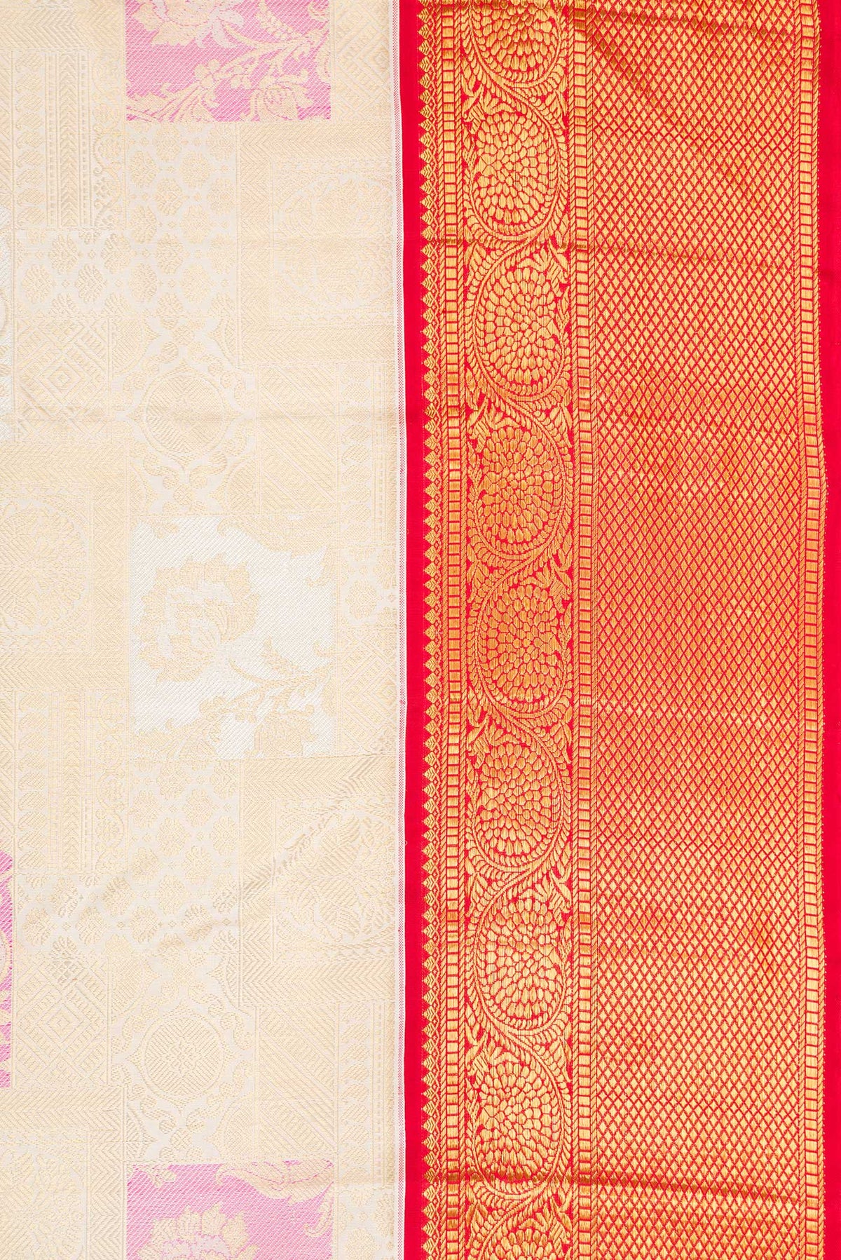 Border image of Off White Dual Tone Kanchipuram Silk Saree with Zari Brocade on the body and Zari Border. 