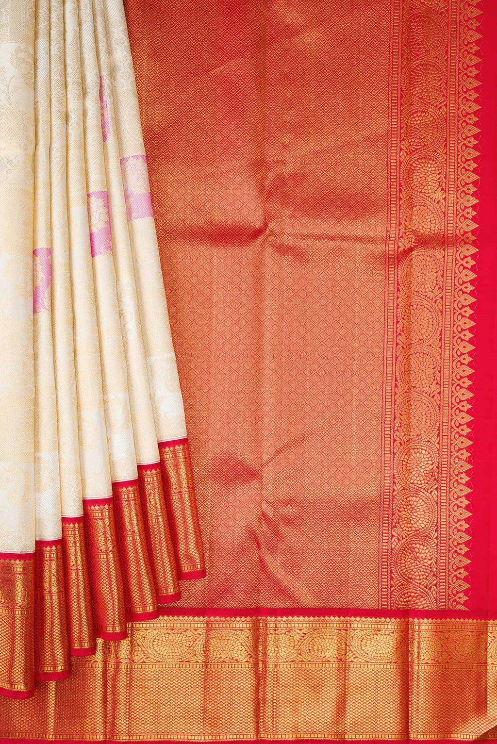 Pleats and pallu of Off White Dual Tone Kanchipuram Silk Saree with Zari Brocade on the body and Zari Border. 